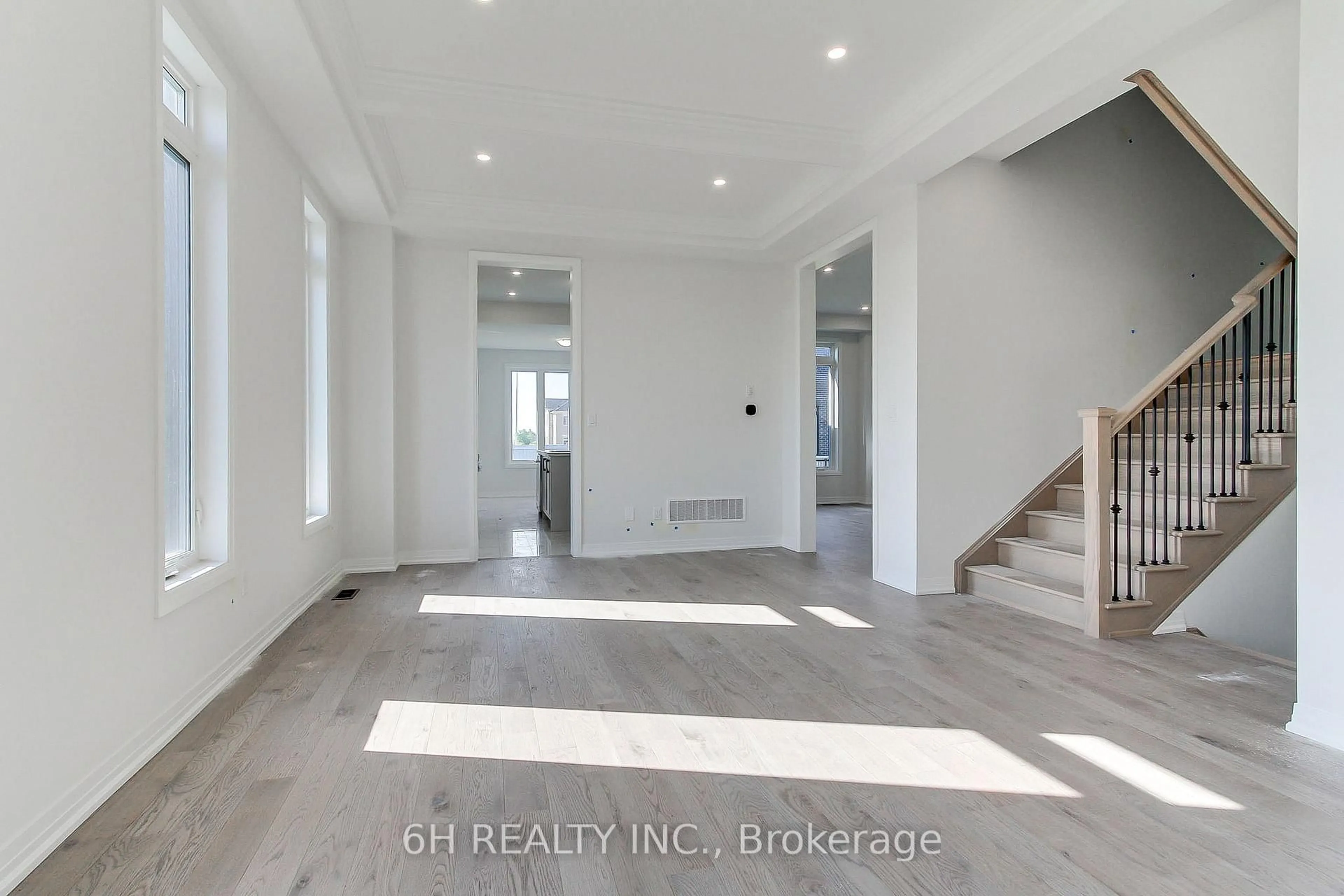 Indoor entryway for 43 Kesterfarm Pl, Whitchurch-Stouffville Ontario L4A 0S1