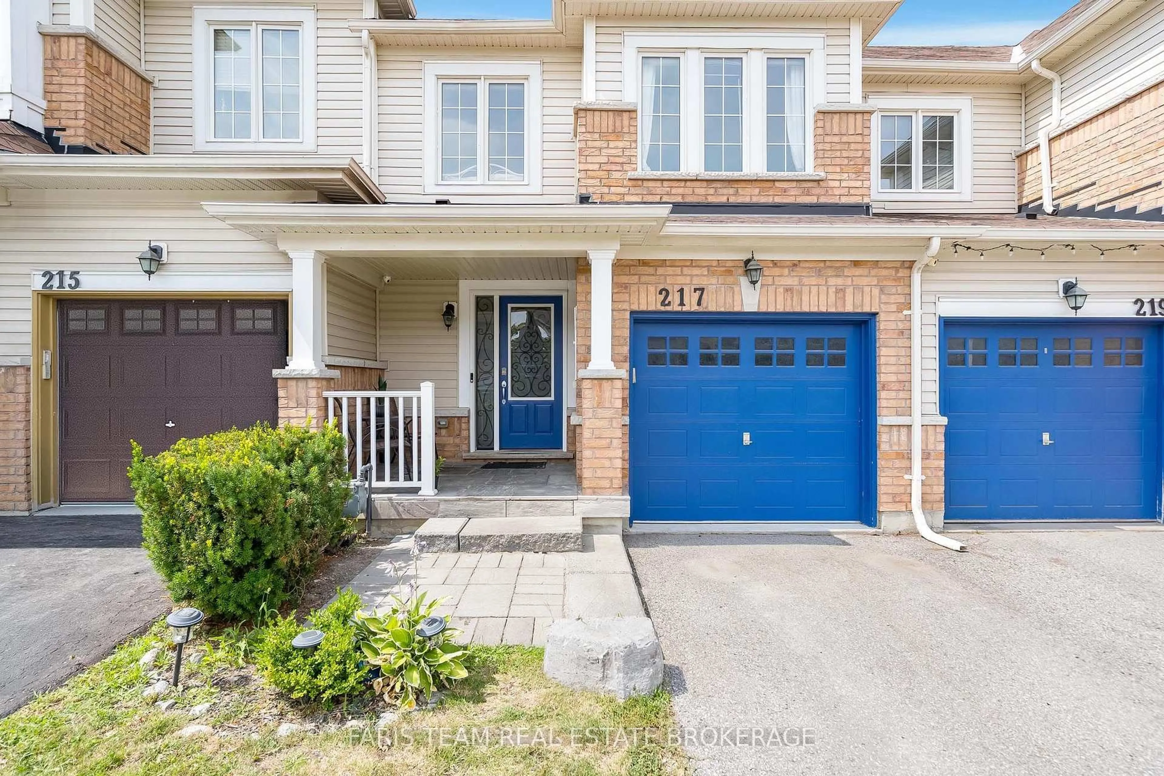 Home with brick exterior material, street for 217 Orr Dr, Bradford West Gwillimbury Ontario L3Z 0S3