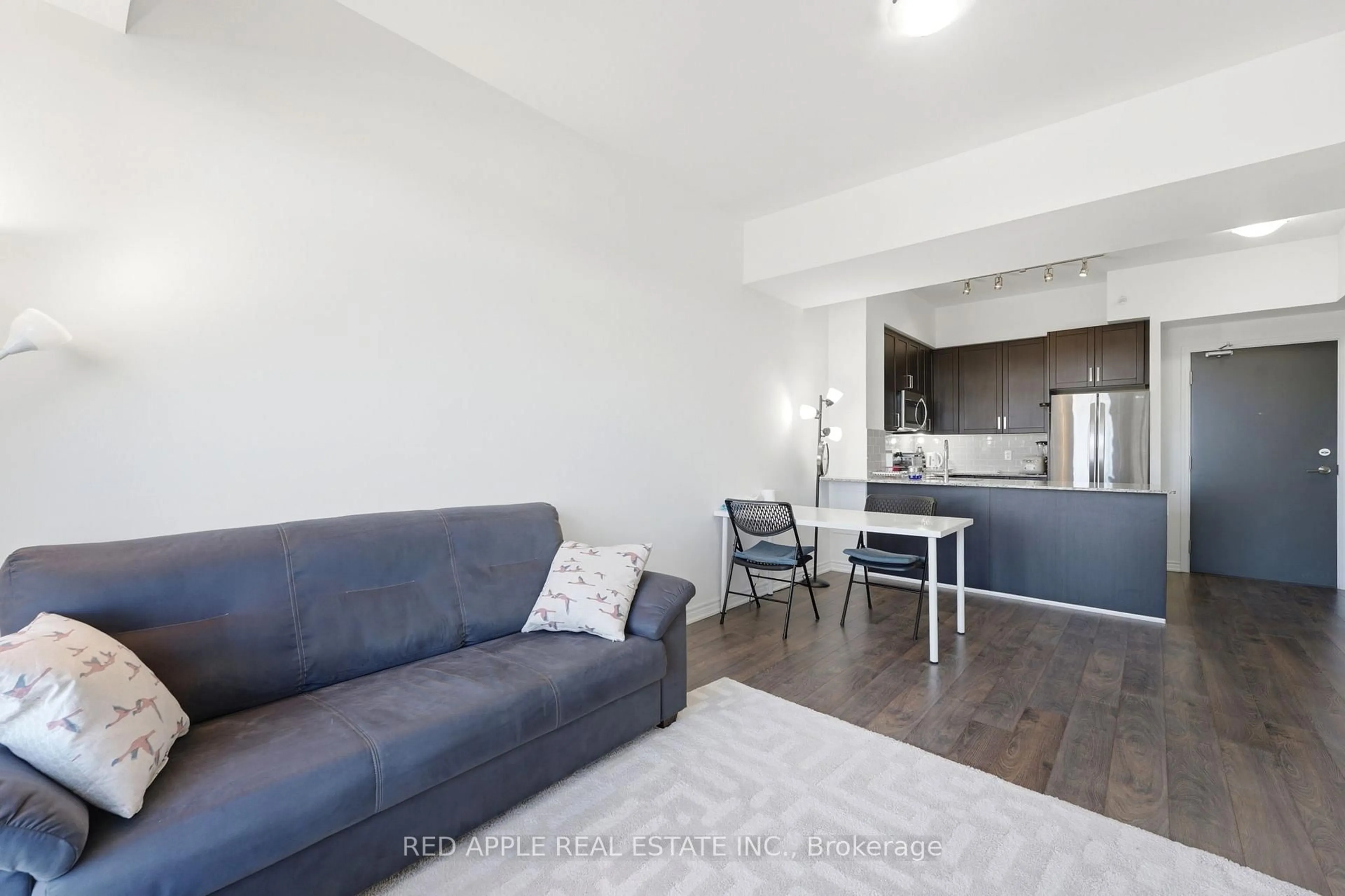 Living room with furniture, unknown for 11611 Yonge St #719, Richmond Hill Ontario L4E 3N8
