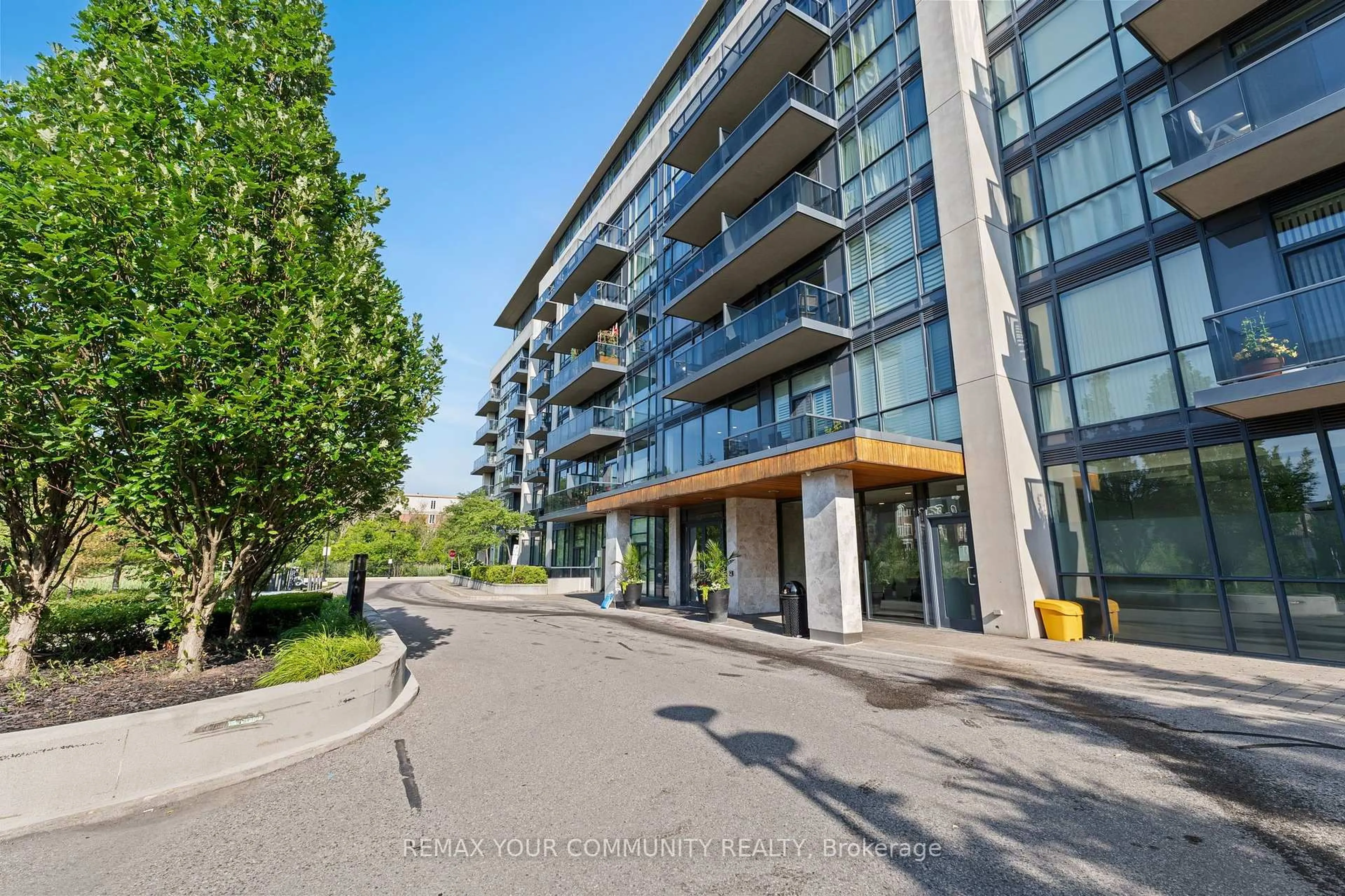 A pic from outside/outdoor area/front of a property/back of a property/a pic from drone, unknown for 4700 Highway 7 #205, Vaughan Ontario L4L 0B4