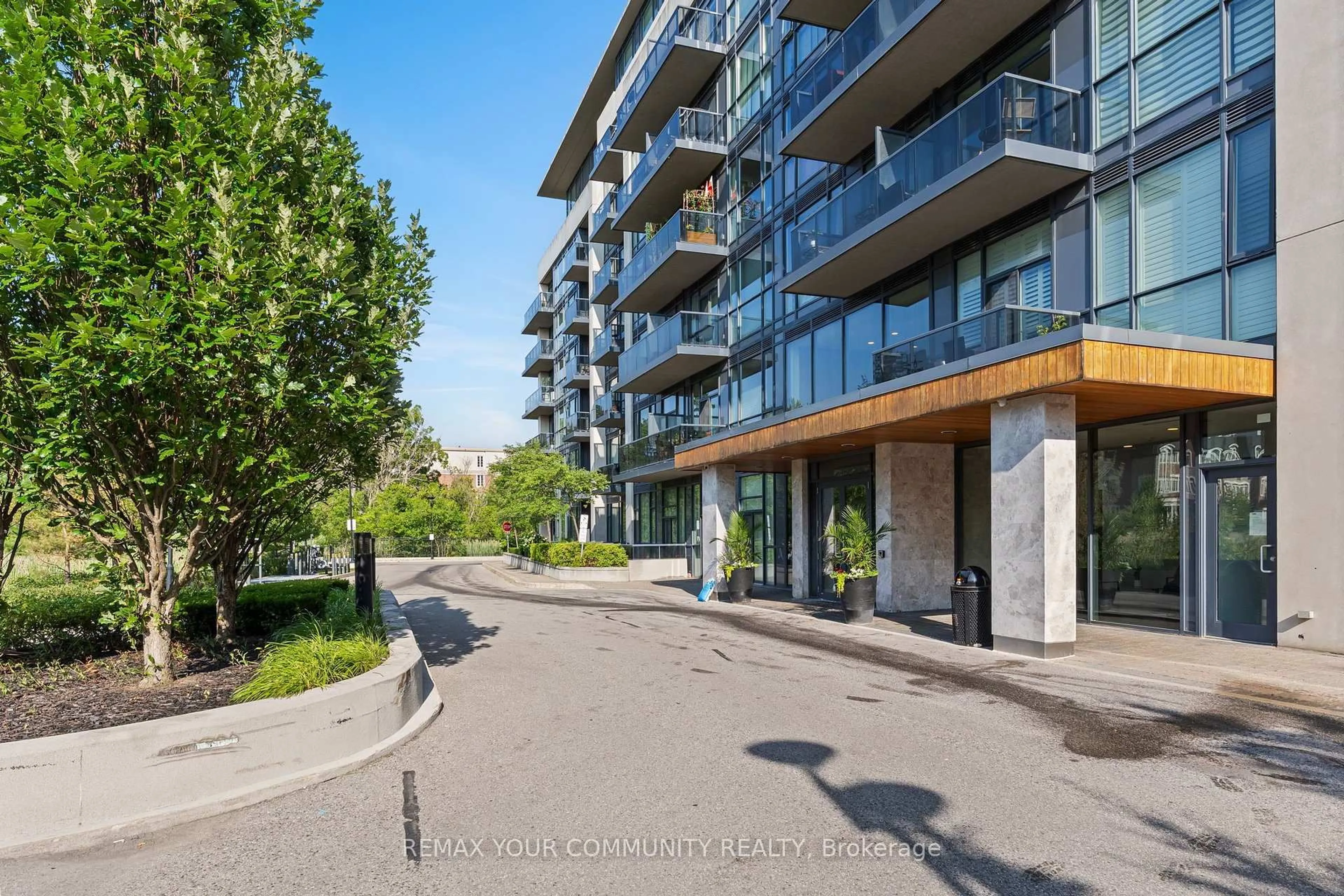 A pic from outside/outdoor area/front of a property/back of a property/a pic from drone, unknown for 4700 Highway 7 #205, Vaughan Ontario L4L 0B4