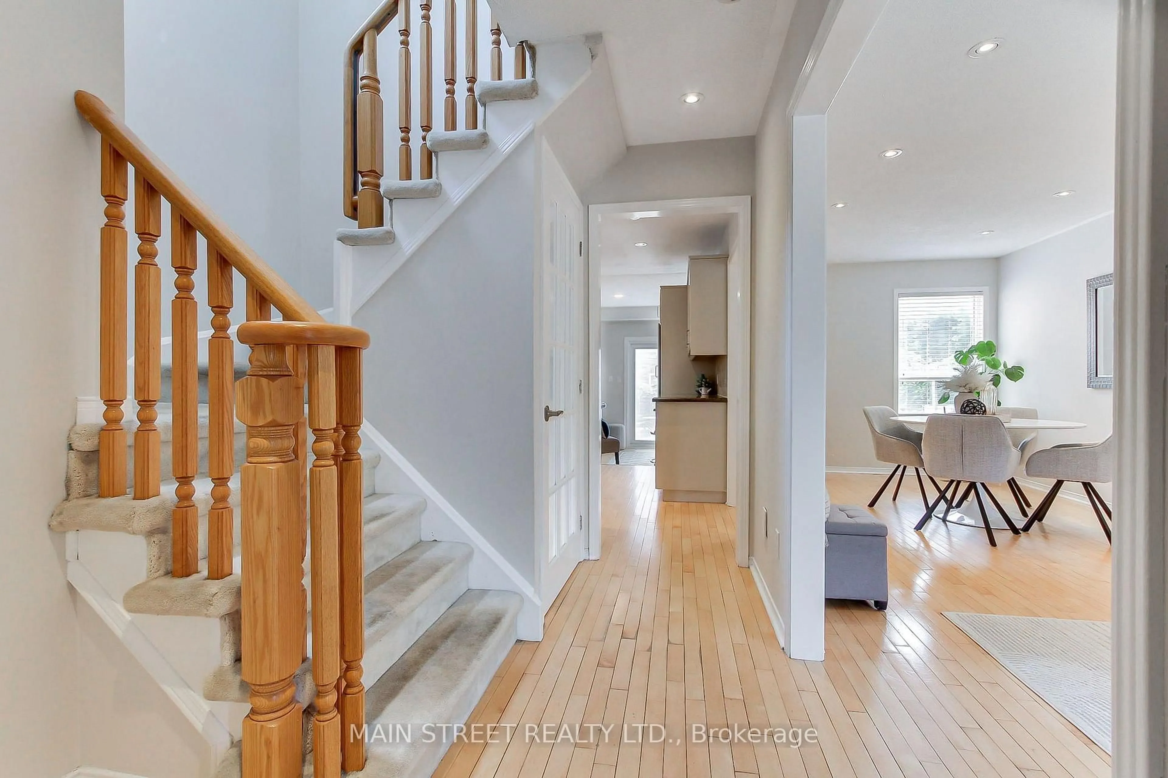 Unknown for 70 Dunsmore Cres, Richmond Hill Ontario L4C 0C5