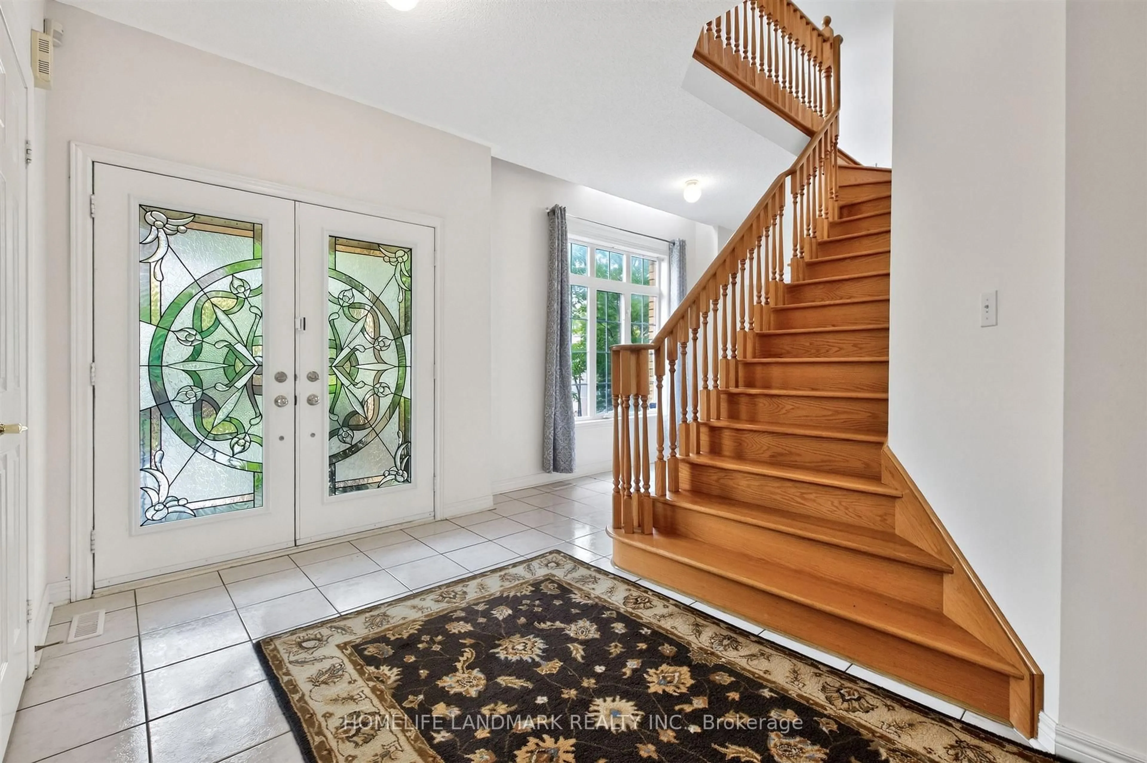 Indoor foyer for 218 Ridgecrest Rd, Markham Ontario L6C 2X7