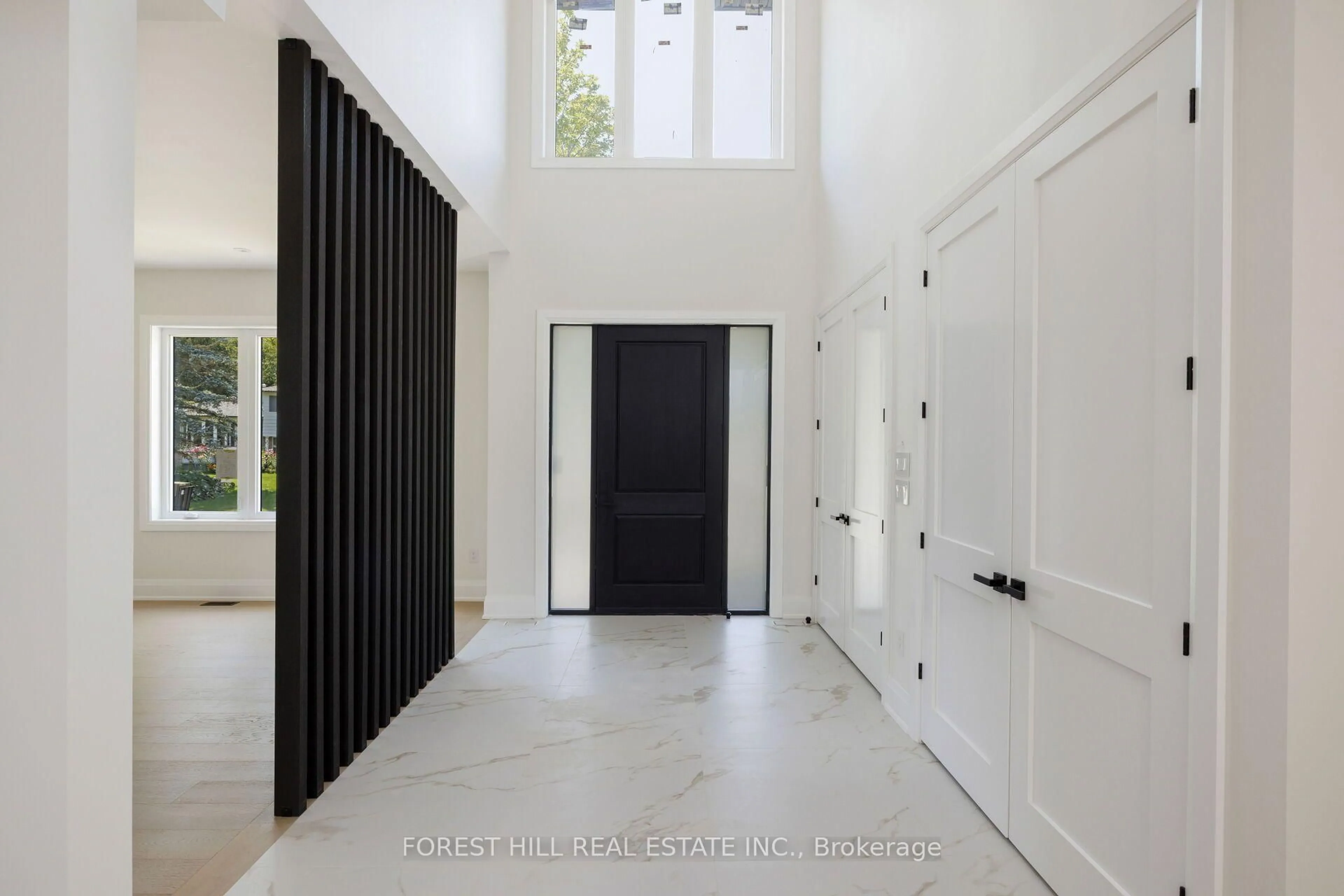 Indoor entryway for 5 Cedar Cres, Aurora Ontario L4G 3J7