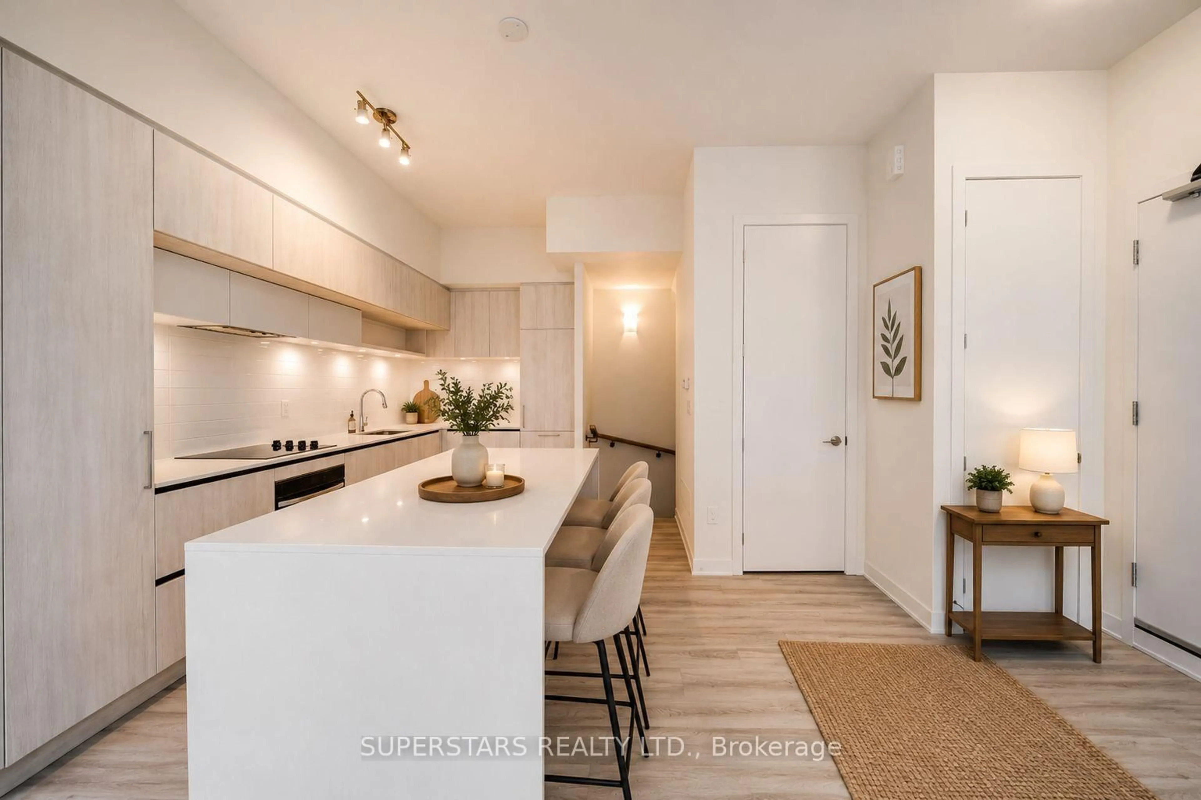 Open concept kitchen, unknown for 14 David Eyer Rd #1005, Richmond Hill Ontario L4S 0N4