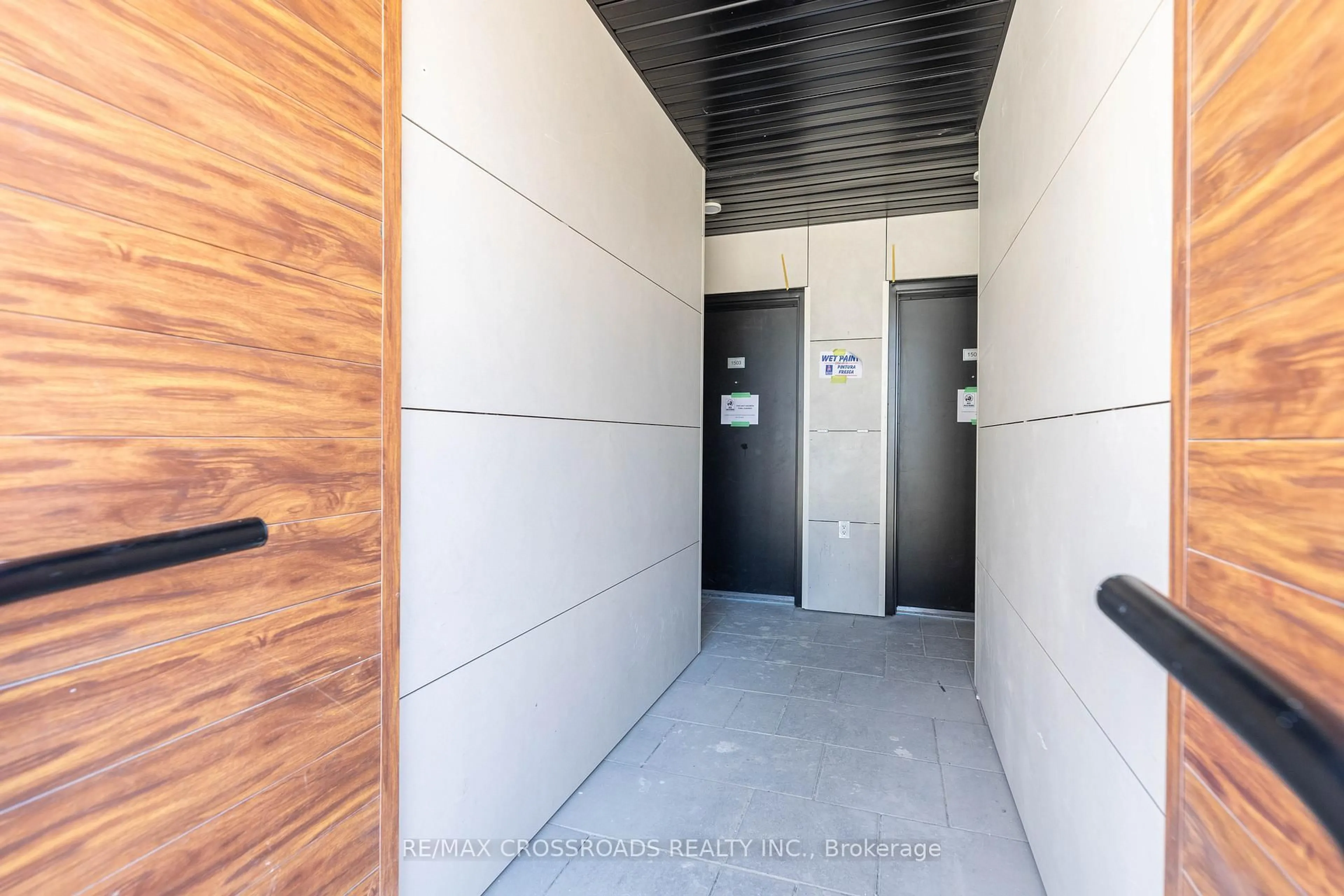 Indoor foyer for 11 David Eyer Rd #1503, Richmond Hill Ontario L4S 0N3