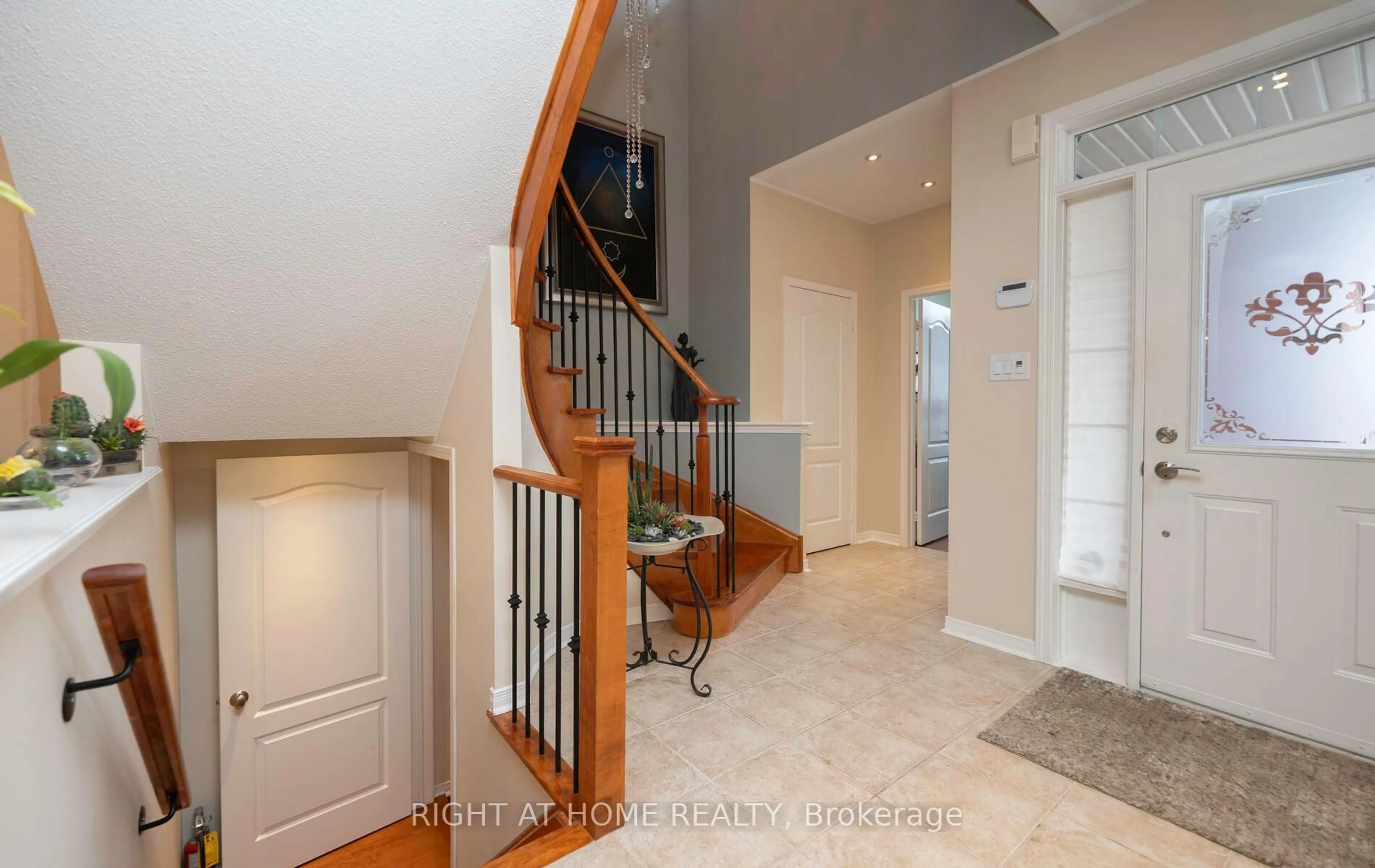 Indoor entryway for 84 Verdi Rd, Richmond Hill Ontario L4E 4P6