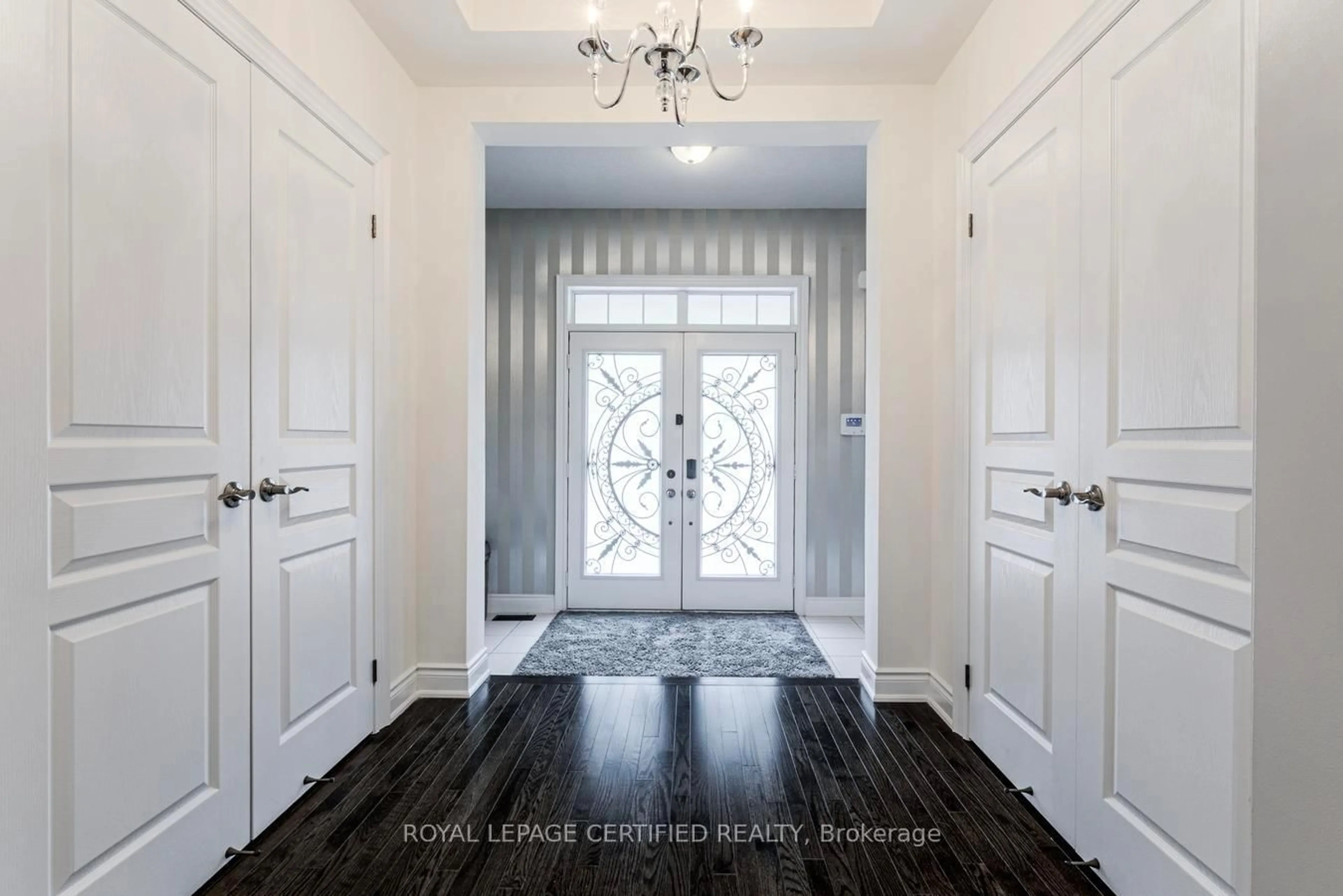 Indoor entryway for 41 Danby St, Vaughan Ontario L4H 3Z2