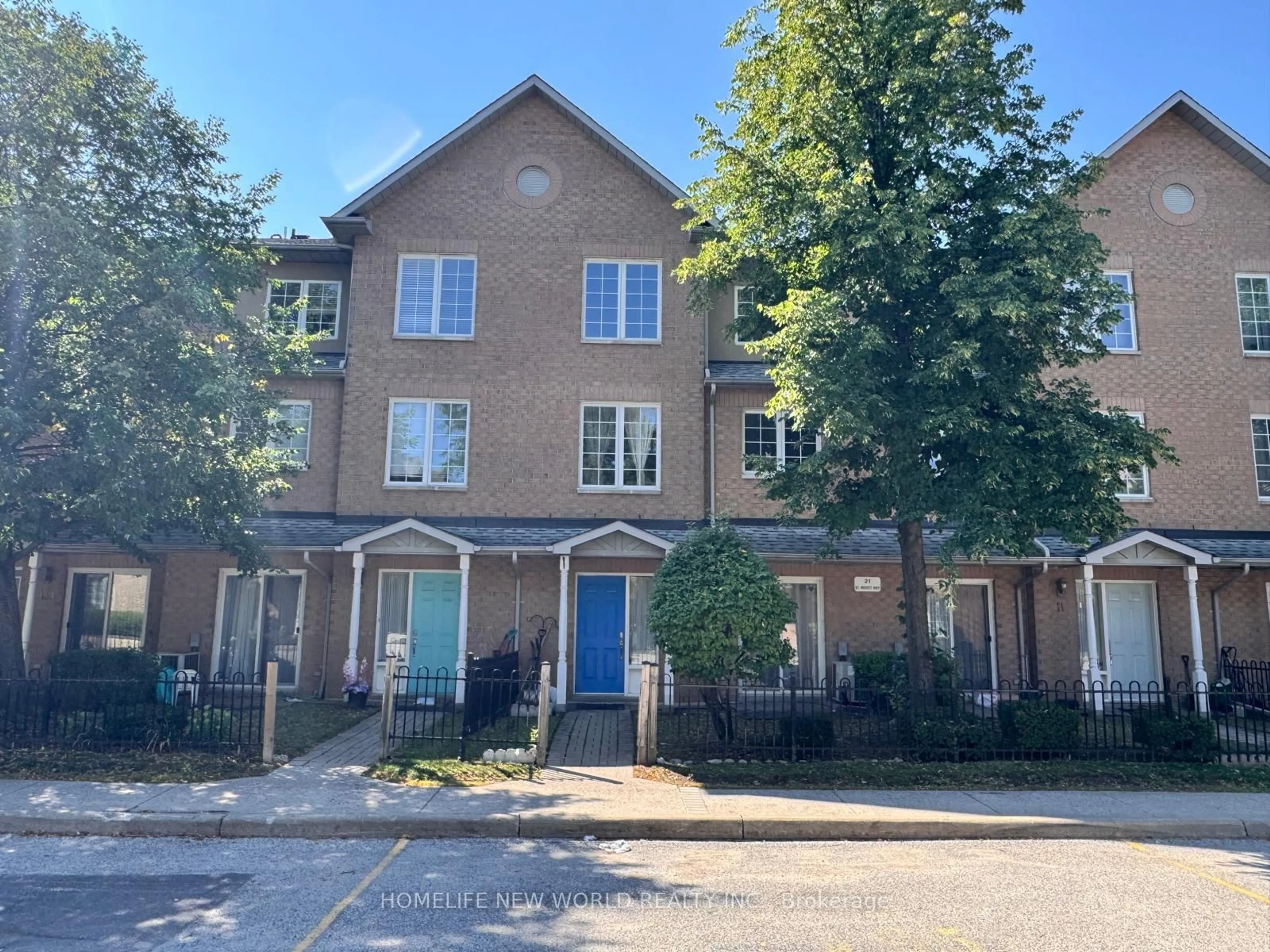 A pic from outside/outdoor area/front of a property/back of a property/a pic from drone, street for 21 St. Moritz Way #12, Markham Ontario L3R 4G4