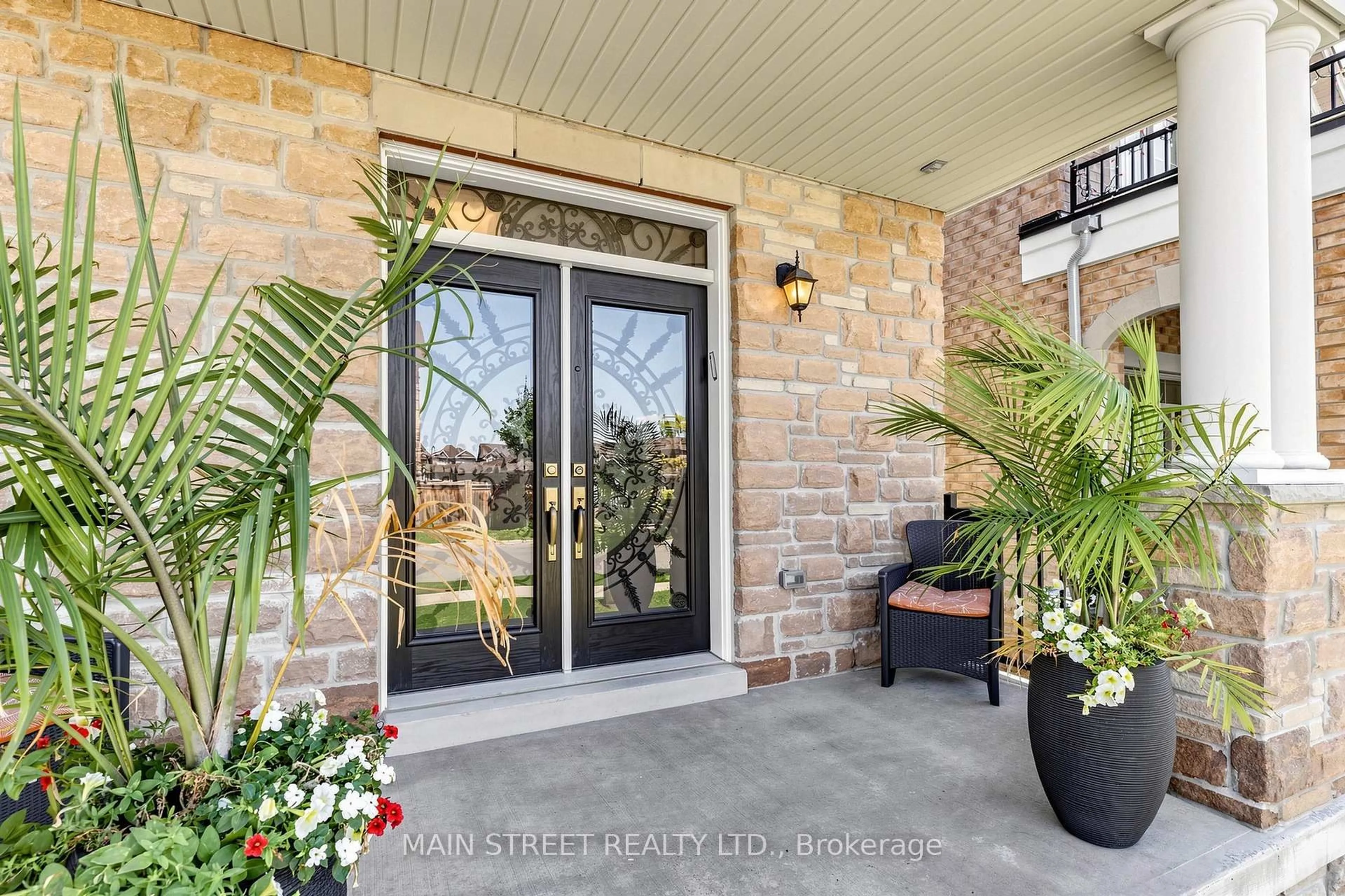 Indoor entryway for 11 Robert Baldwin Blvd, East Gwillimbury Ontario L9N 0R3