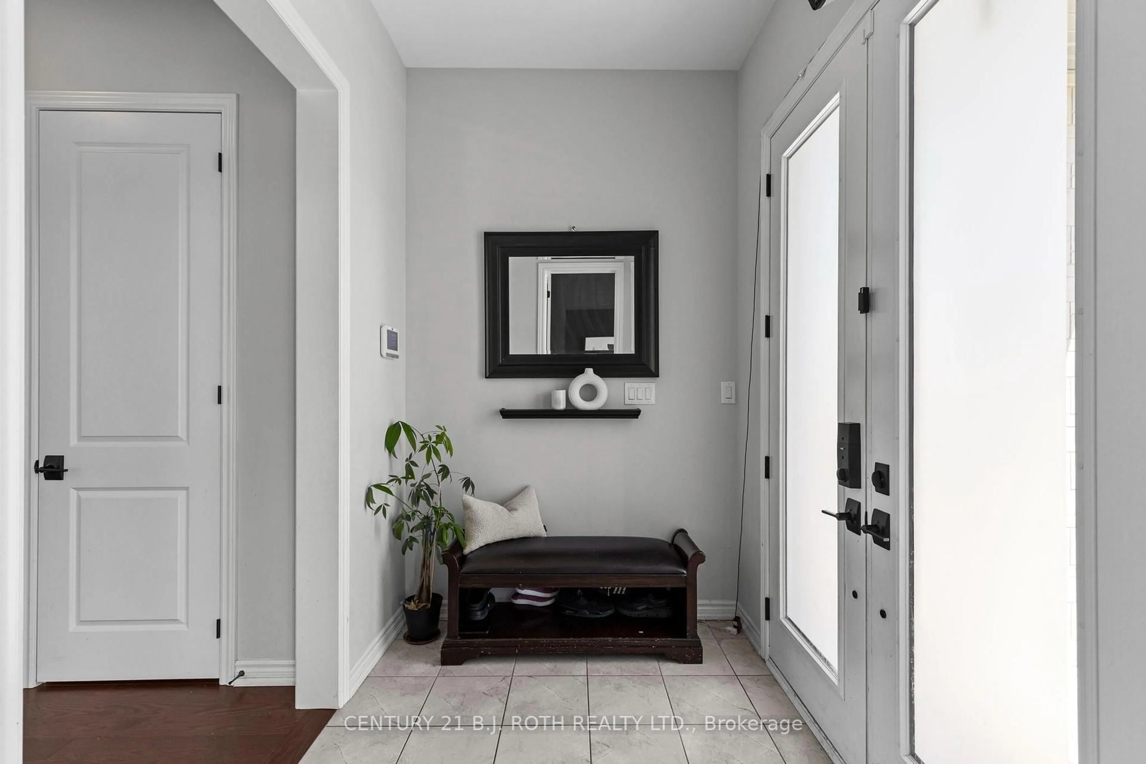 Indoor entryway for 6 Henderson St, Essa Ontario L3W 0A9