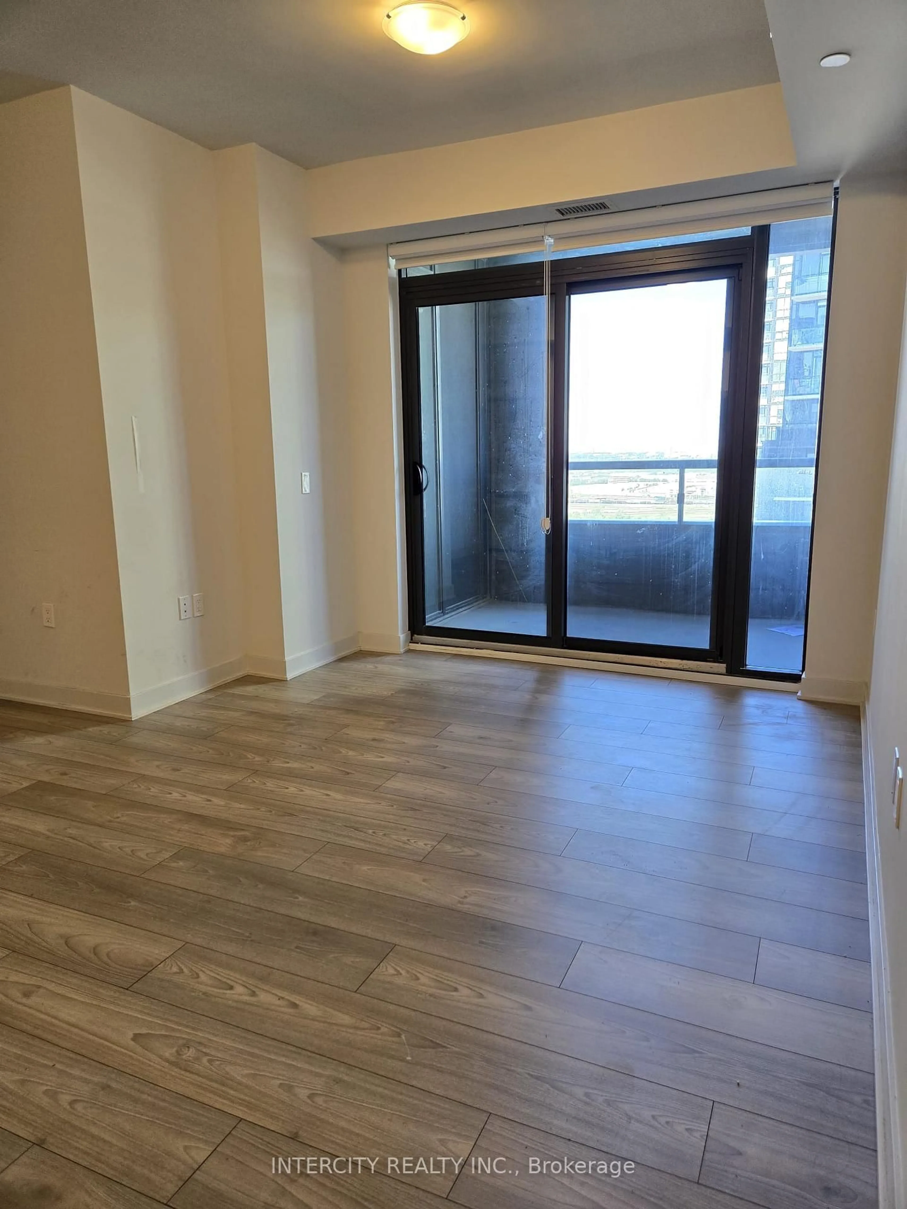 A pic of a room for 2920 Highway 7 #2604, Vaughan Ontario L4K 0P4
