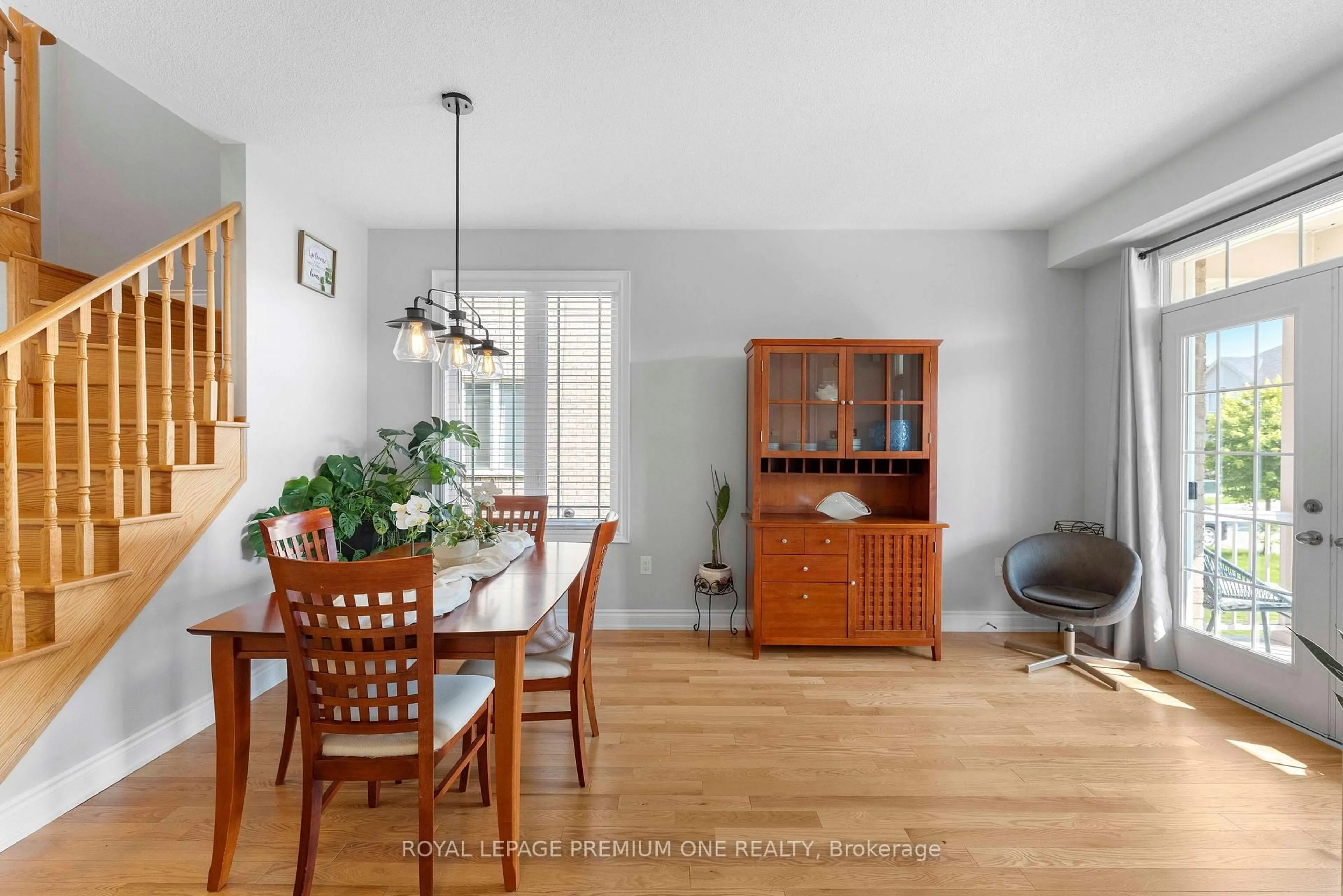 Dining room, unknown for 86 SYDIE Lane, New Tecumseth Ontario L0G 1W0