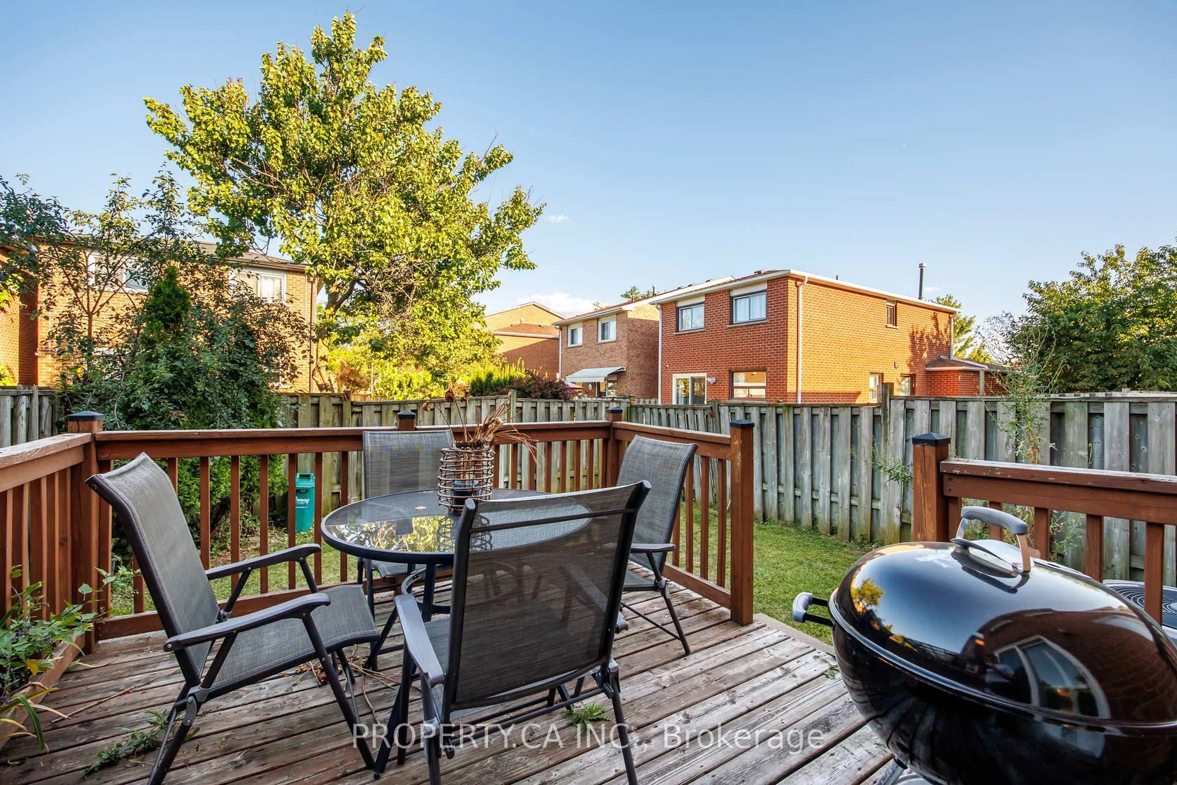 Patio, street for 45 New Seabury Dr, Vaughan Ontario L4K 2B7