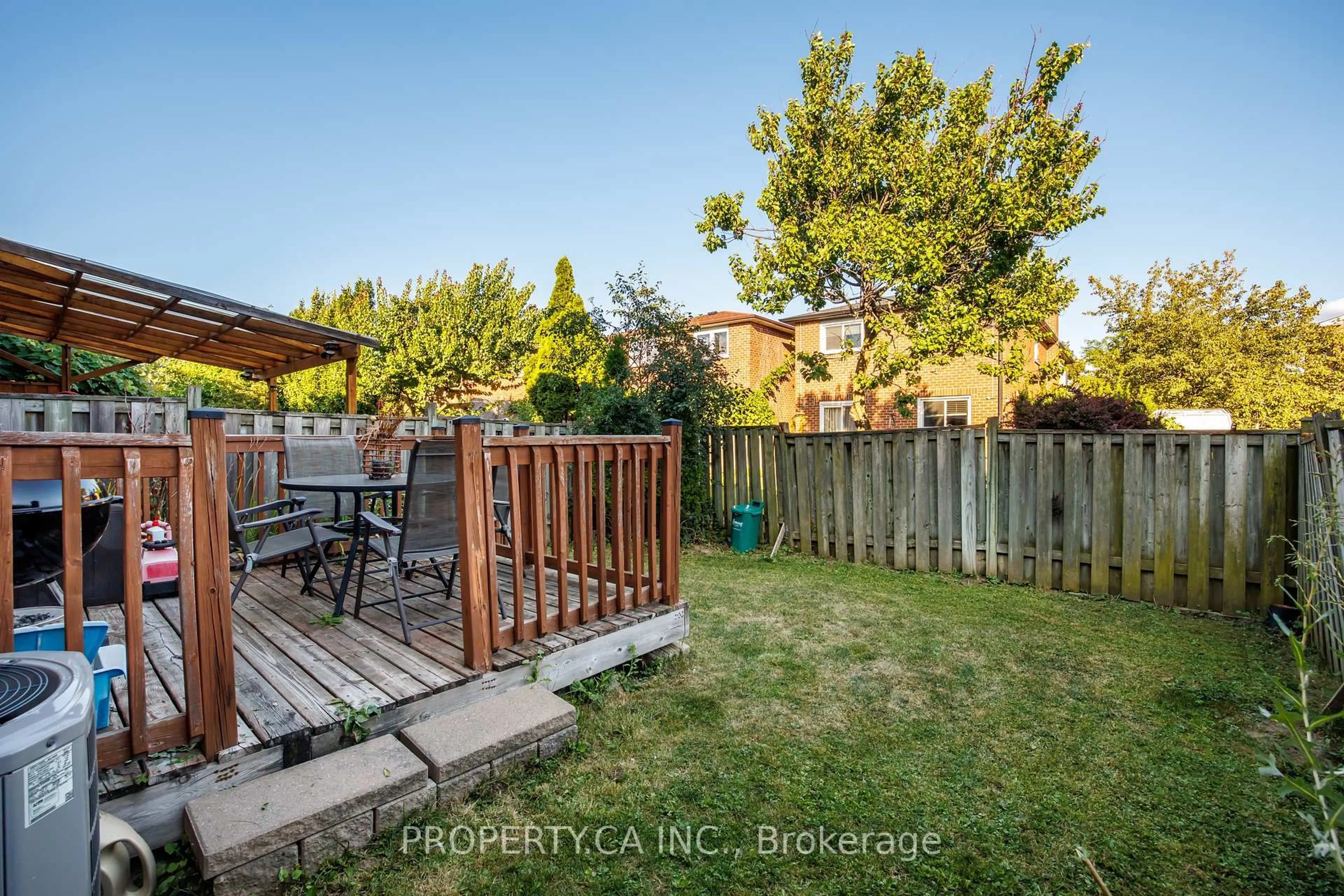 Patio, street for 45 New Seabury Dr, Vaughan Ontario L4K 2B7