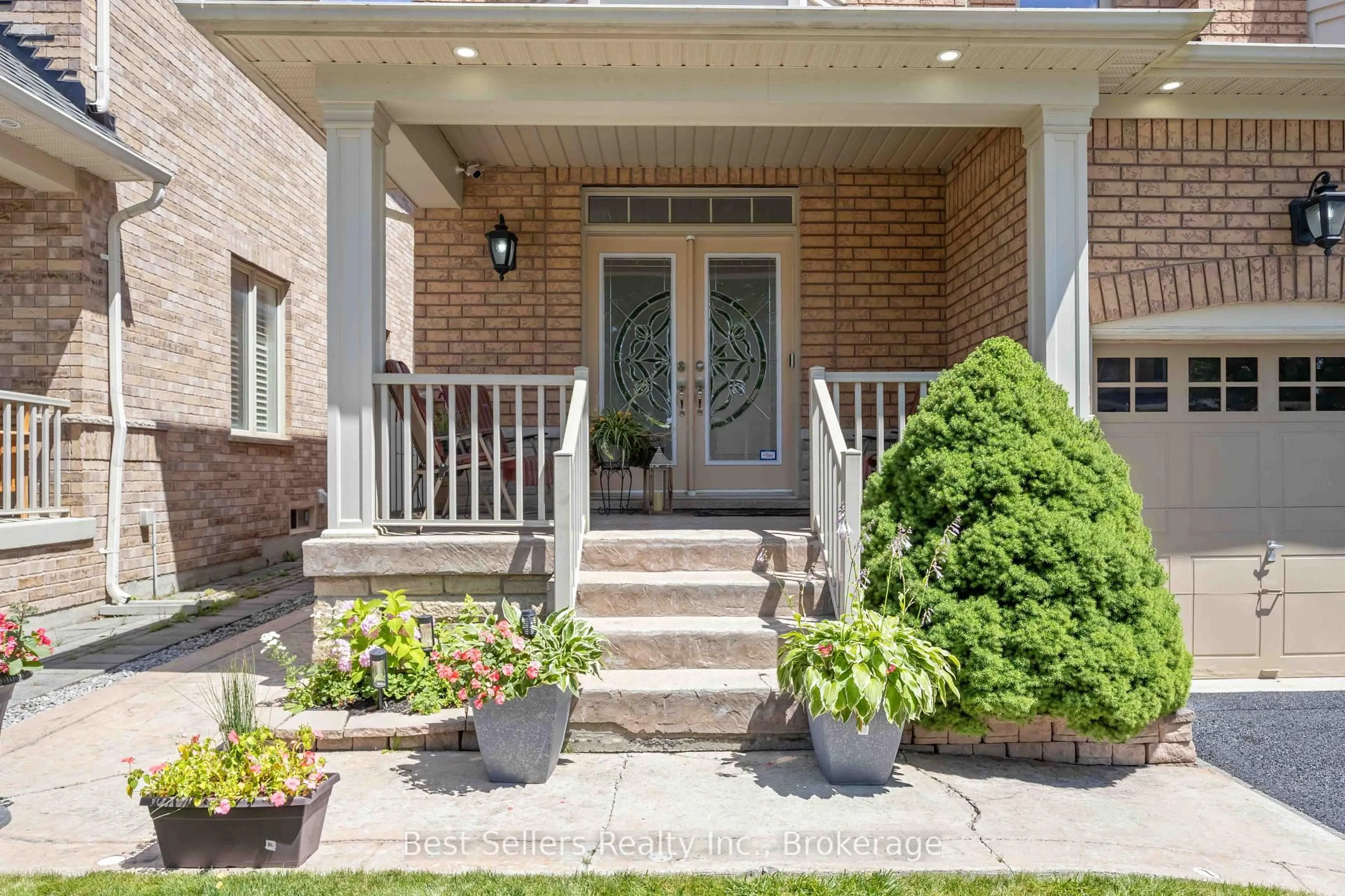 Unknown for 61 Braith Cres, Whitchurch-Stouffville Ontario L4A 0B9