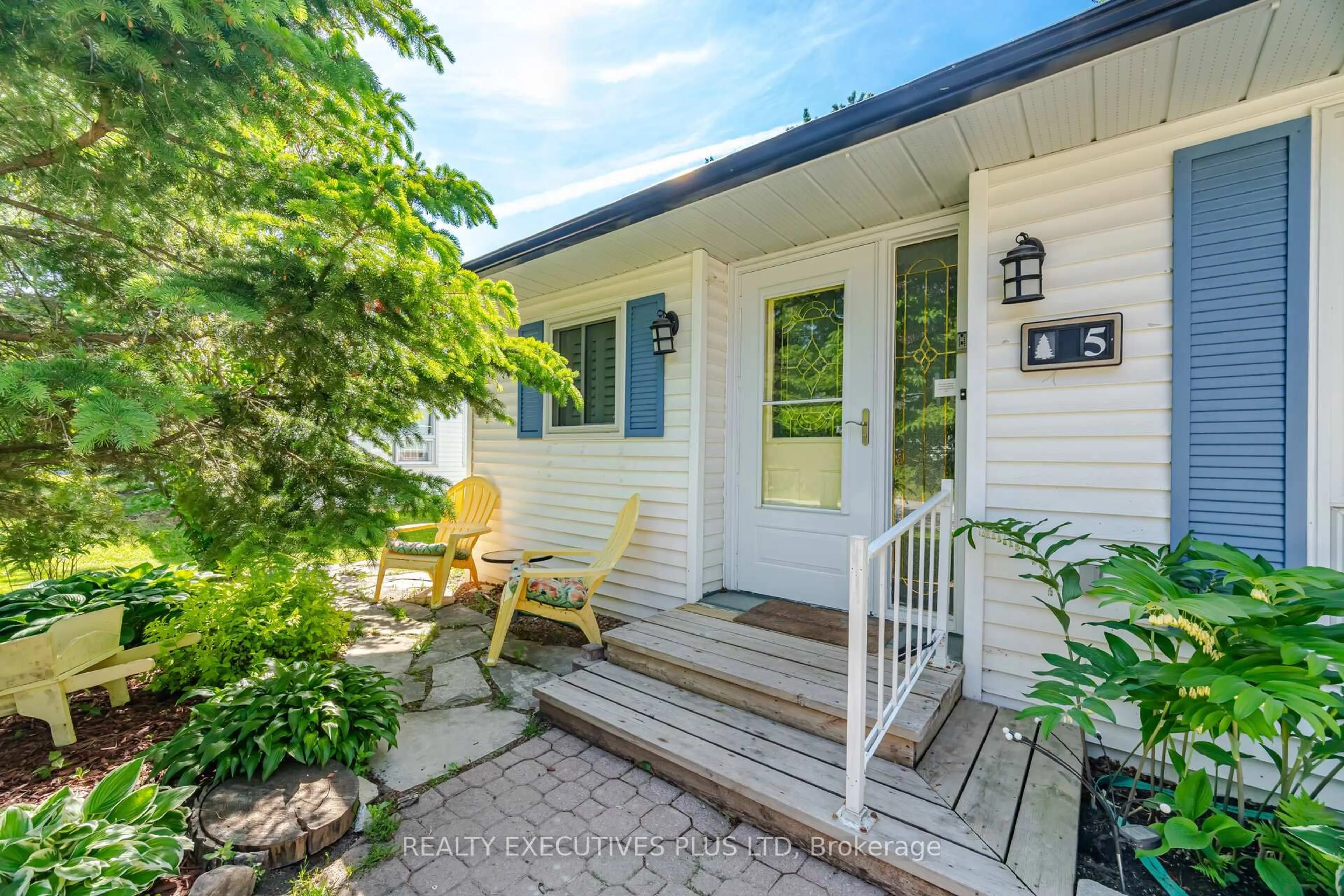 Patio, street for 5 Tecumseth Pines Dr, New Tecumseth Ontario L0G 1W0
