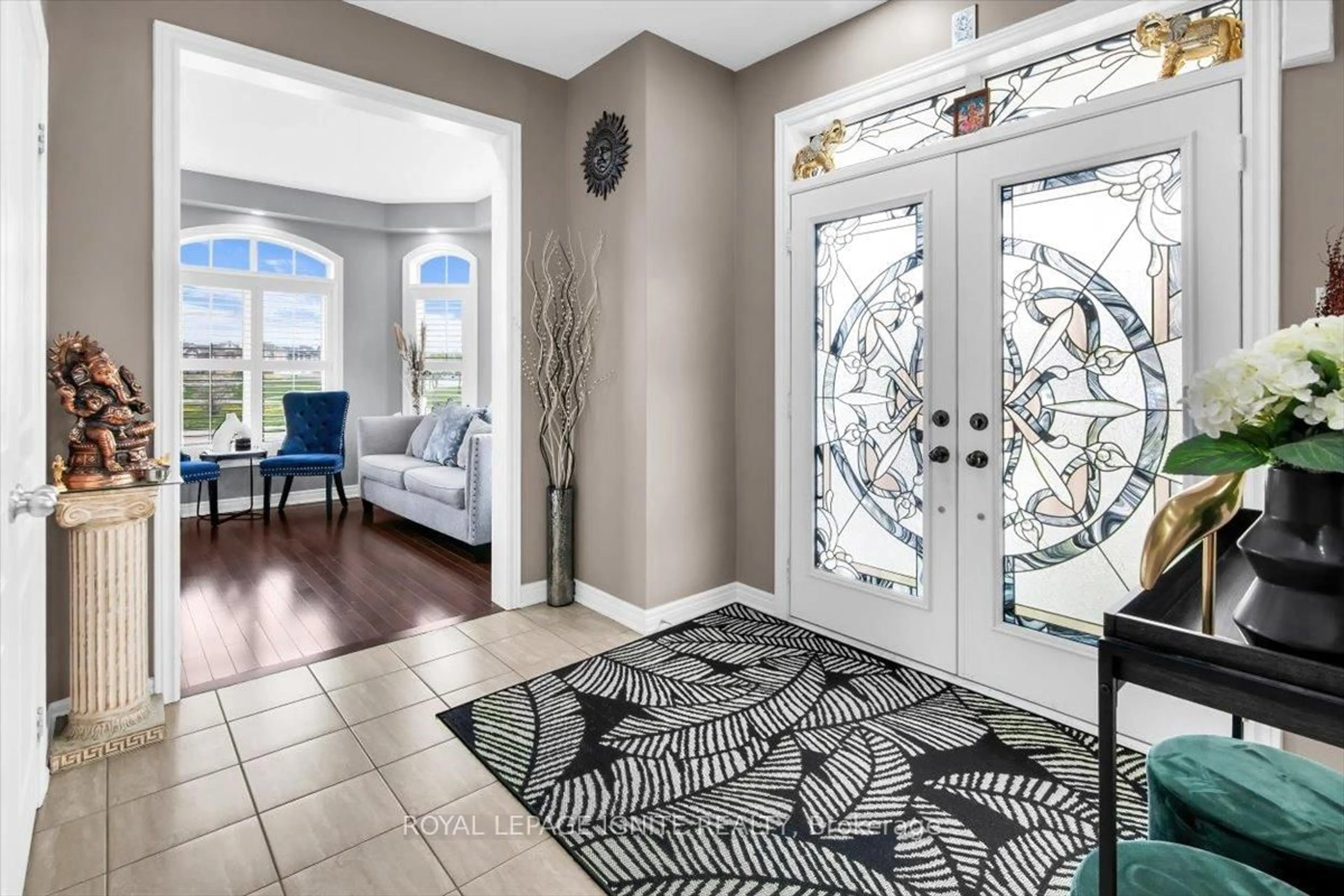 Indoor entryway for 87 Richler Ave, Vaughan Ontario L4H 3Y6