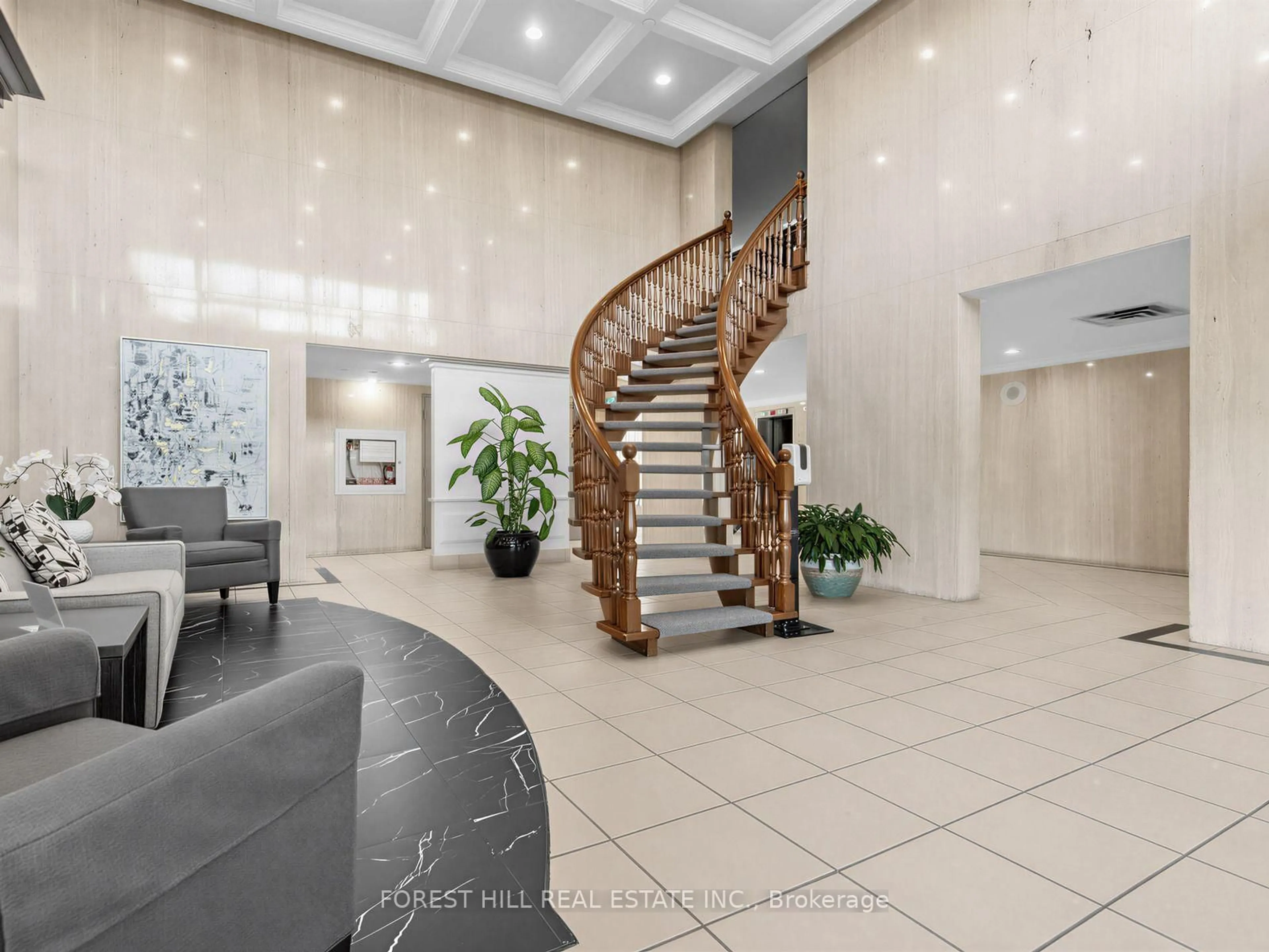 Indoor foyer for 8111 Yonge St #1209, Markham Ontario L3T 4V9