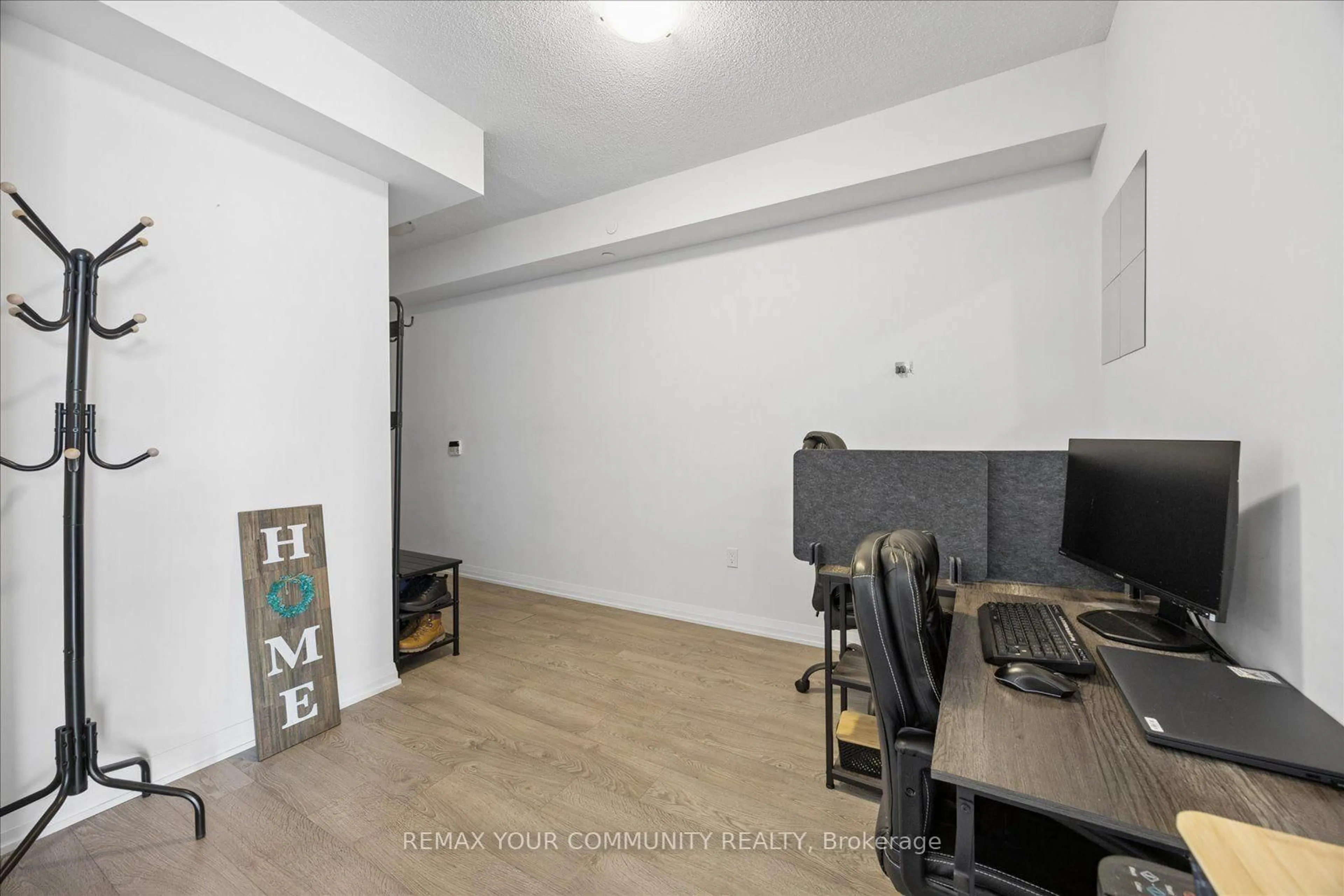 A pic of a room for 9560 Markham Rd #621, Markham Ontario L6E 0T9