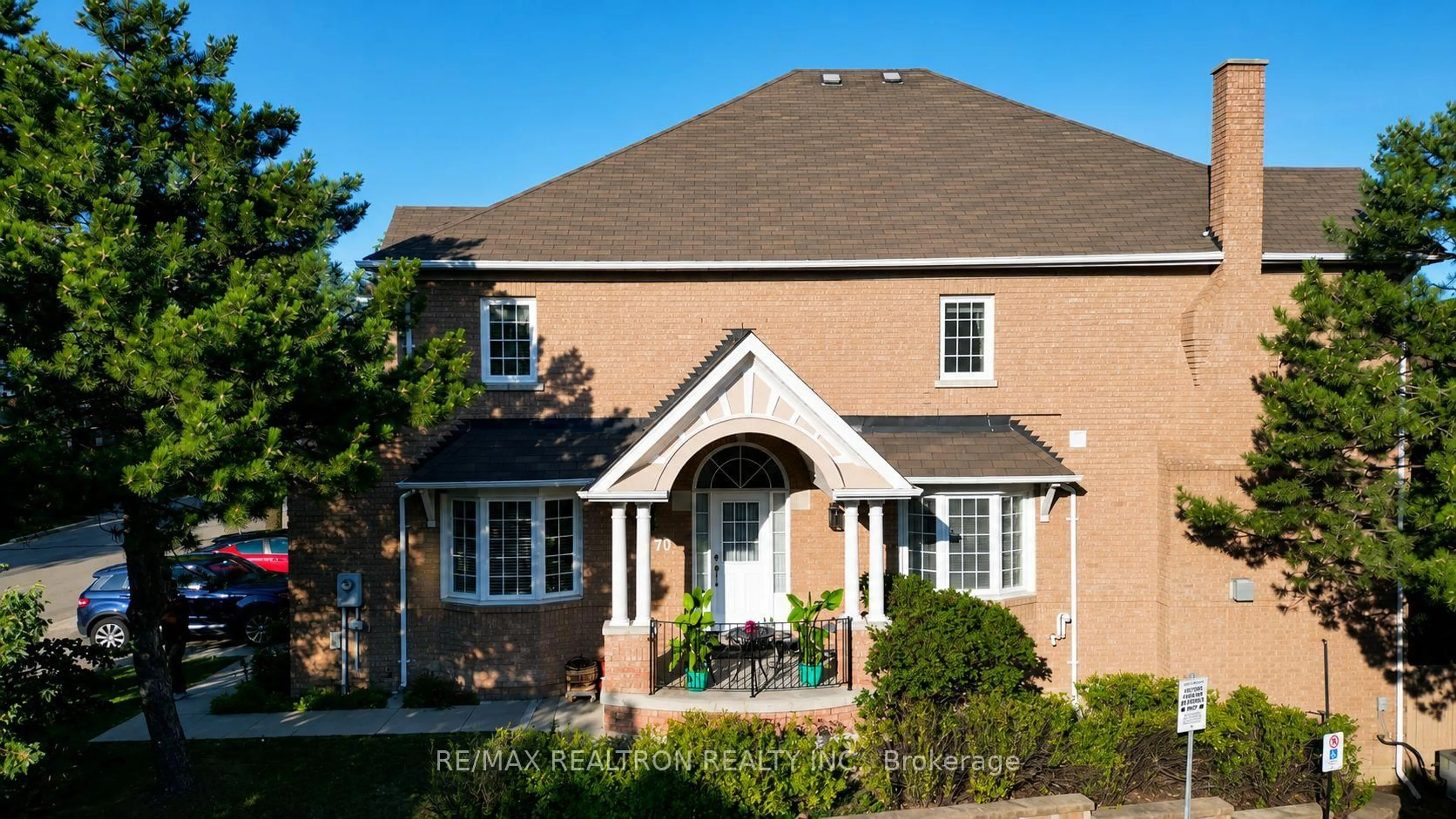 Home with brick exterior material, street for 190 Harding Blvd Blvd #70, Richmond Hill Ontario L4C 0J9