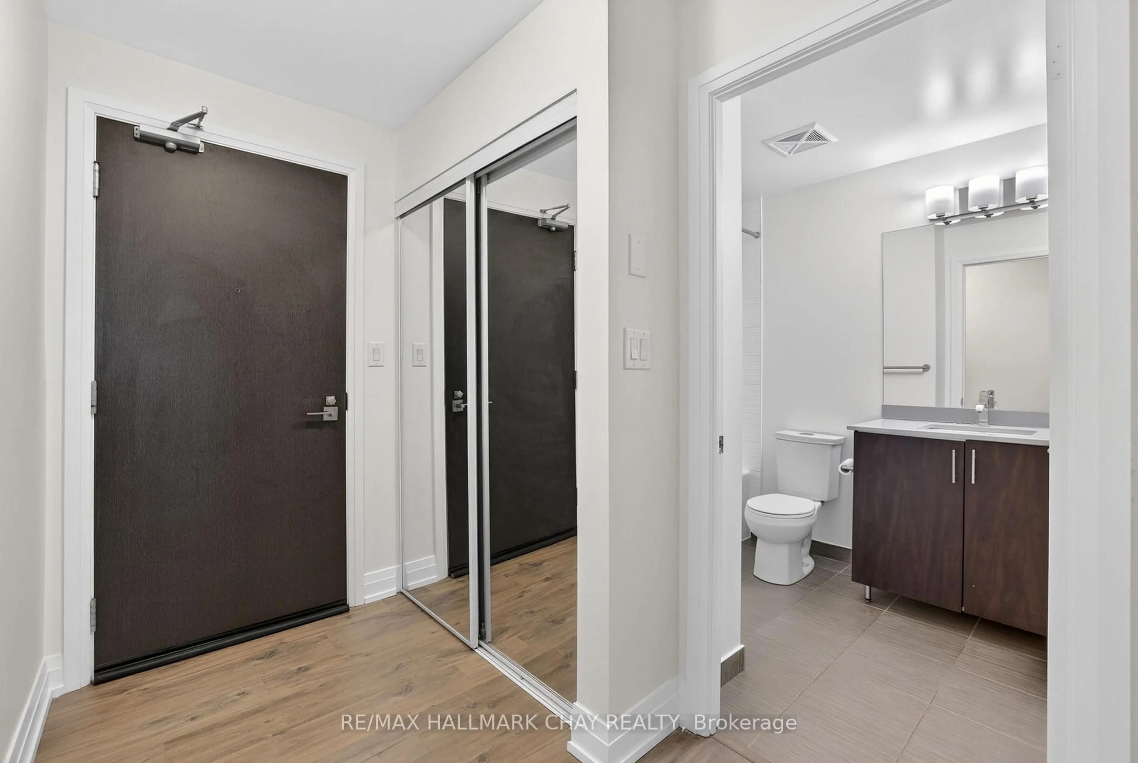 Standard bathroom, unknown for 3700 Highway 7 #2805, Vaughan Ontario L4L 0G8