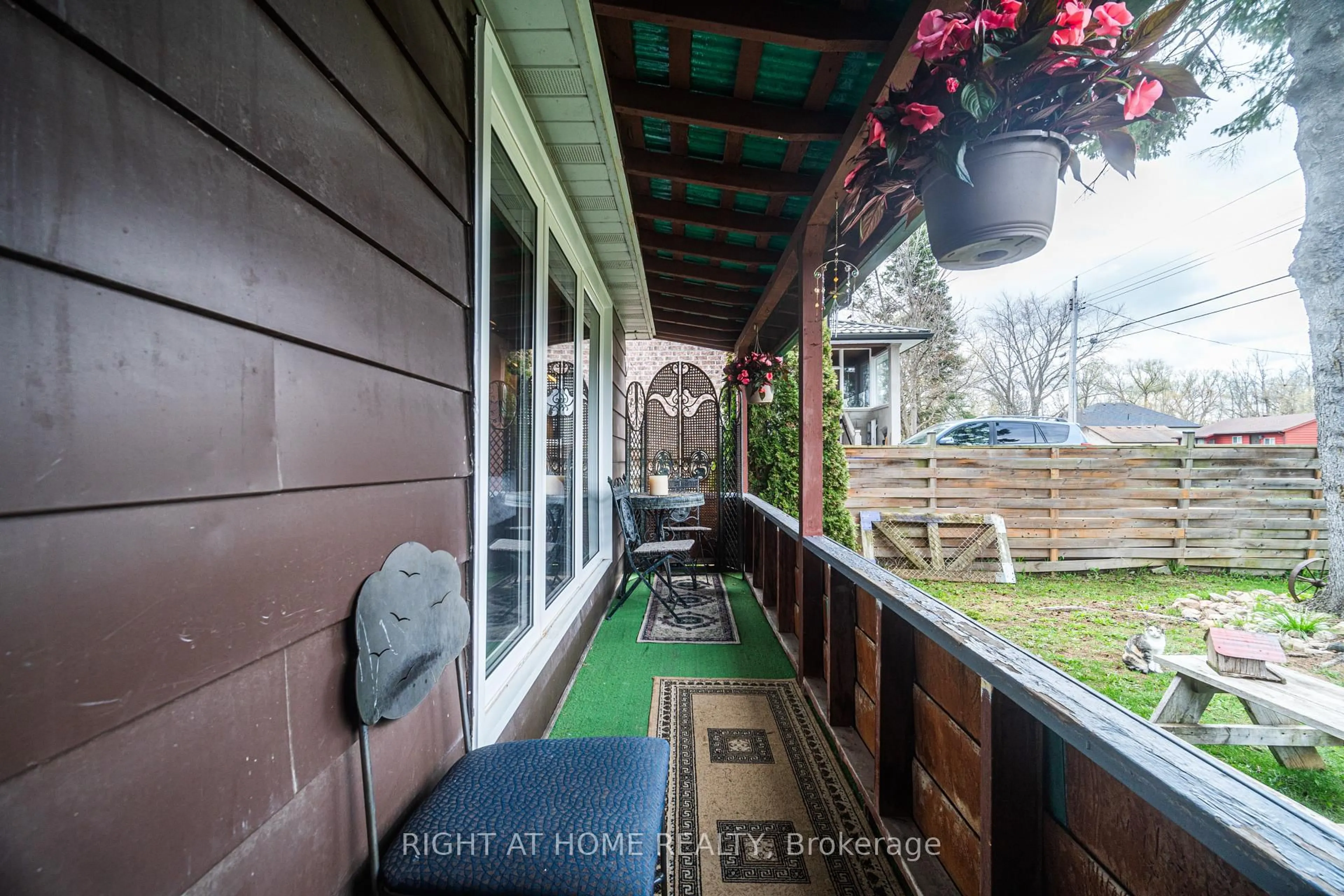 Patio, street for 1007 Ferrier Ave, Innisfil Ontario L0L 1W0