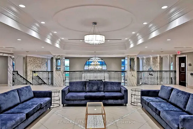 38 Cedarland Dr #605, Markham 2