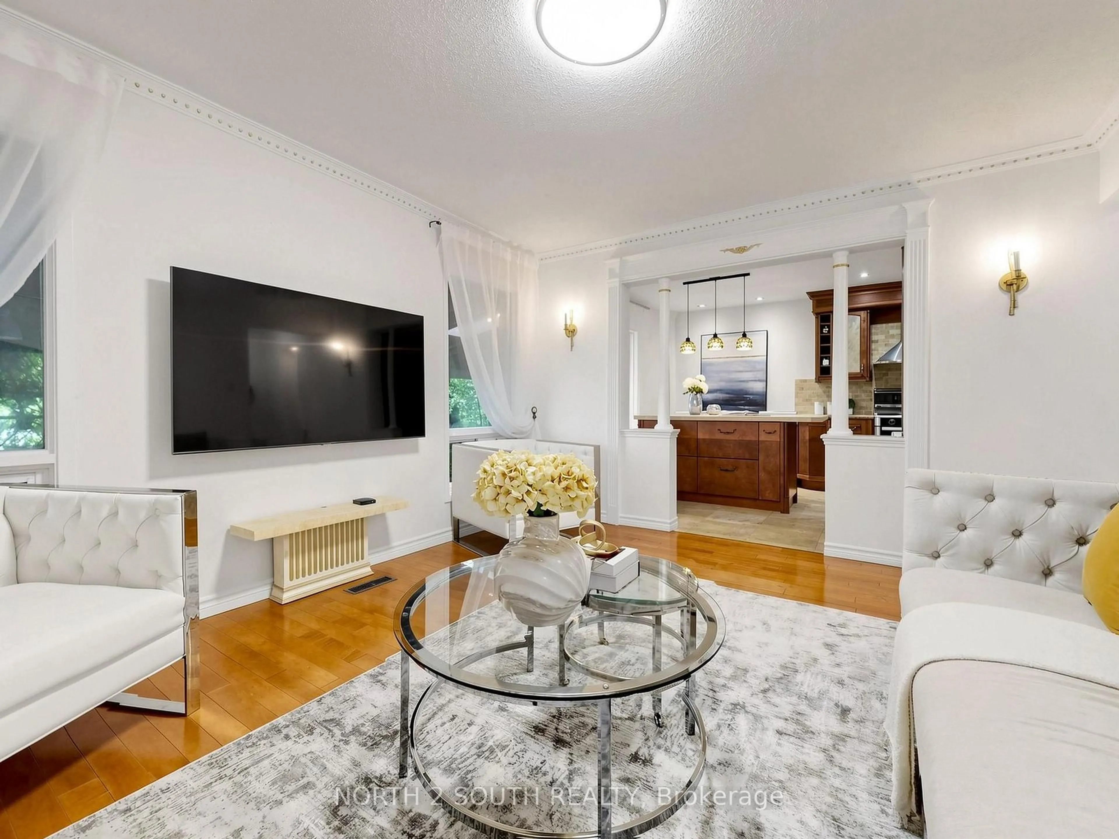 Living room with furniture, unknown for 19 Roosevelt Dr, Richmond Hill Ontario L4C 6V1