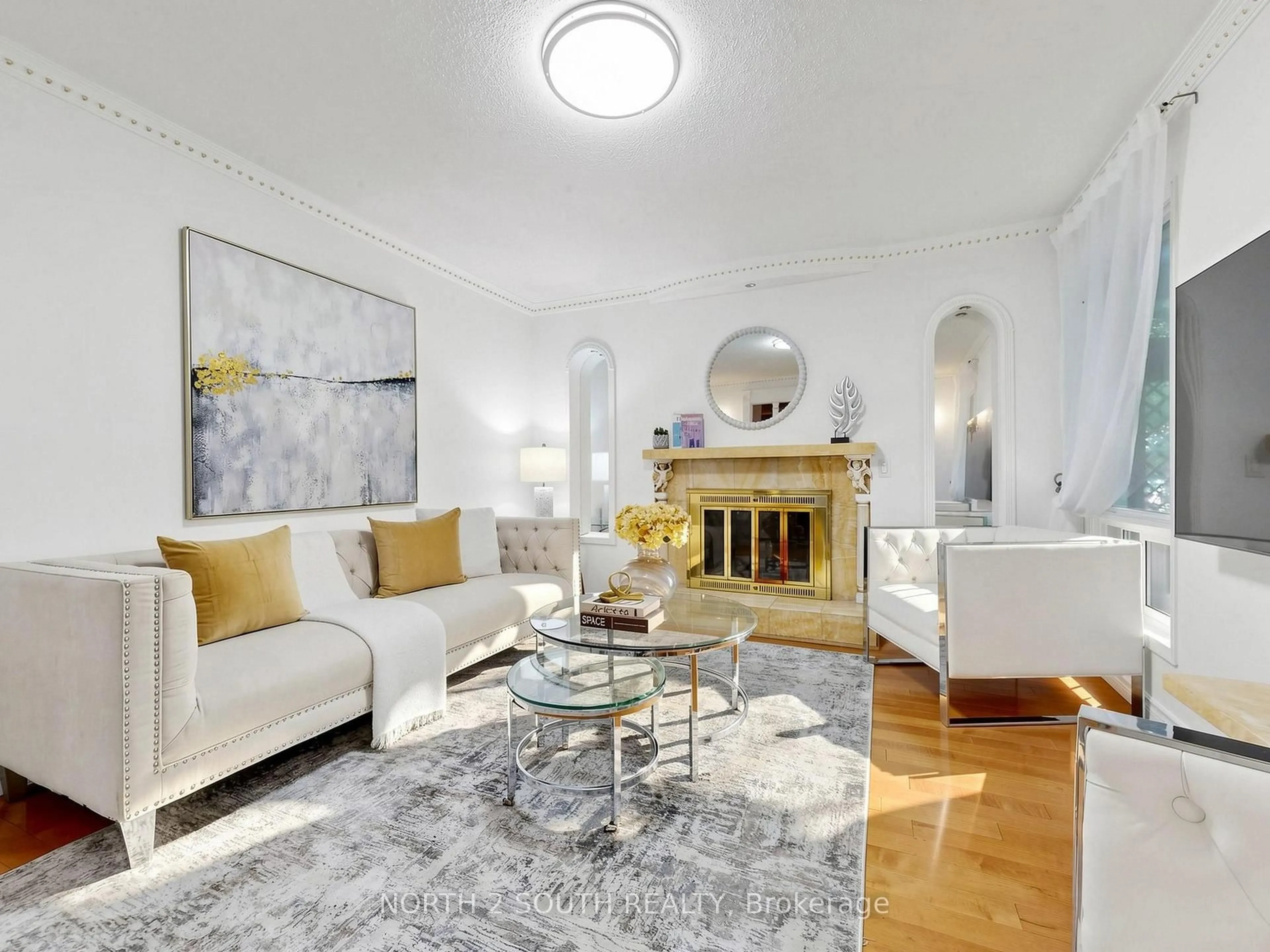 Living room with furniture, unknown for 19 Roosevelt Dr, Richmond Hill Ontario L4C 6V1