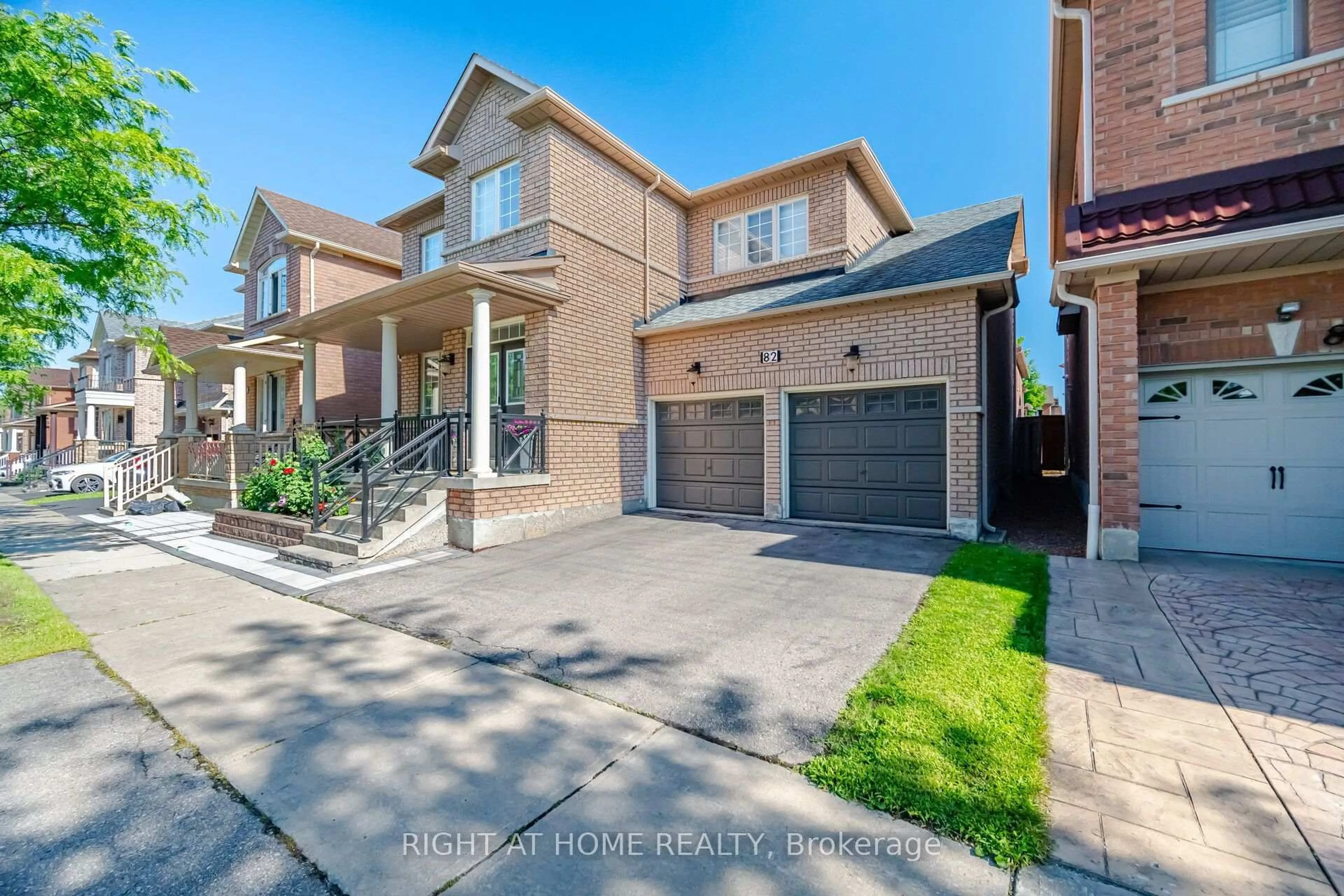 Home with brick exterior material, street for 82 Starhill Cres, Markham Ontario L6C 3A2