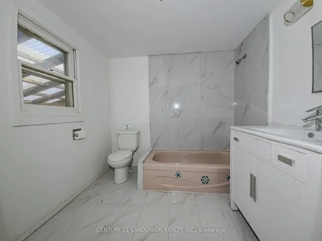 4192 Vivian Rd, Whitchurch-Stouffville 2