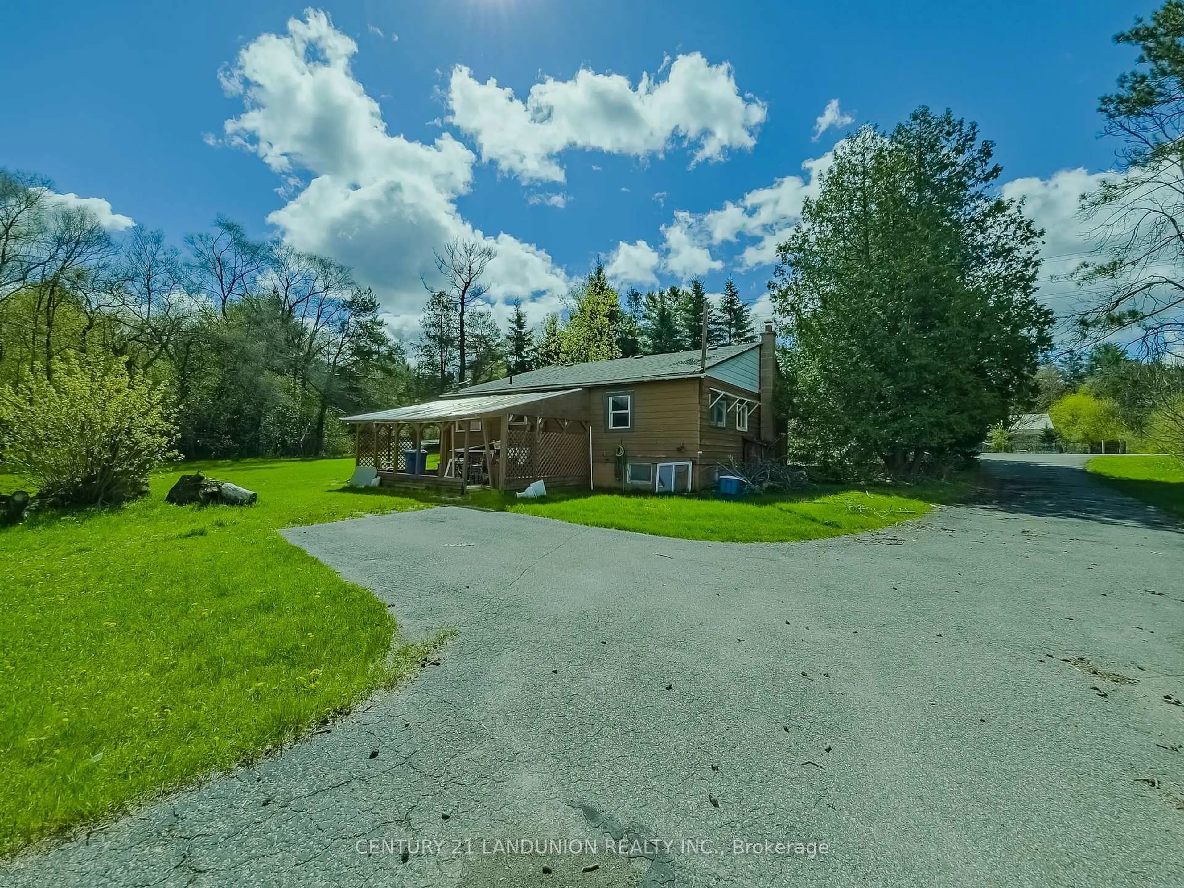 A pic from outside/outdoor area/front of a property/back of a property/a pic from drone, unknown for 4192 Vivian Rd, Whitchurch-Stouffville Ontario L0G 1E0