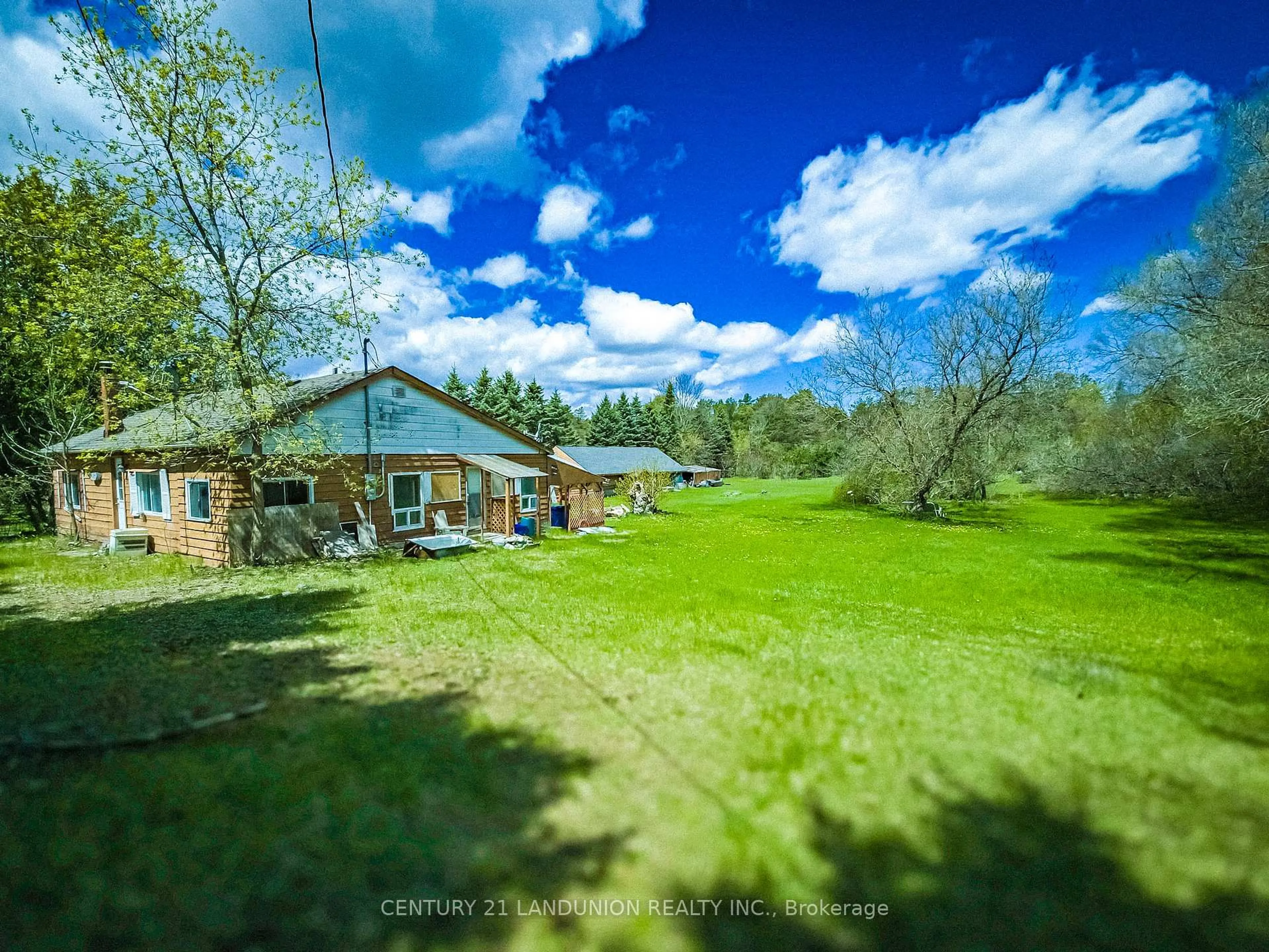 A pic from outside/outdoor area/front of a property/back of a property/a pic from drone, unknown for 4192 Vivian Rd, Whitchurch-Stouffville Ontario L0G 1E0