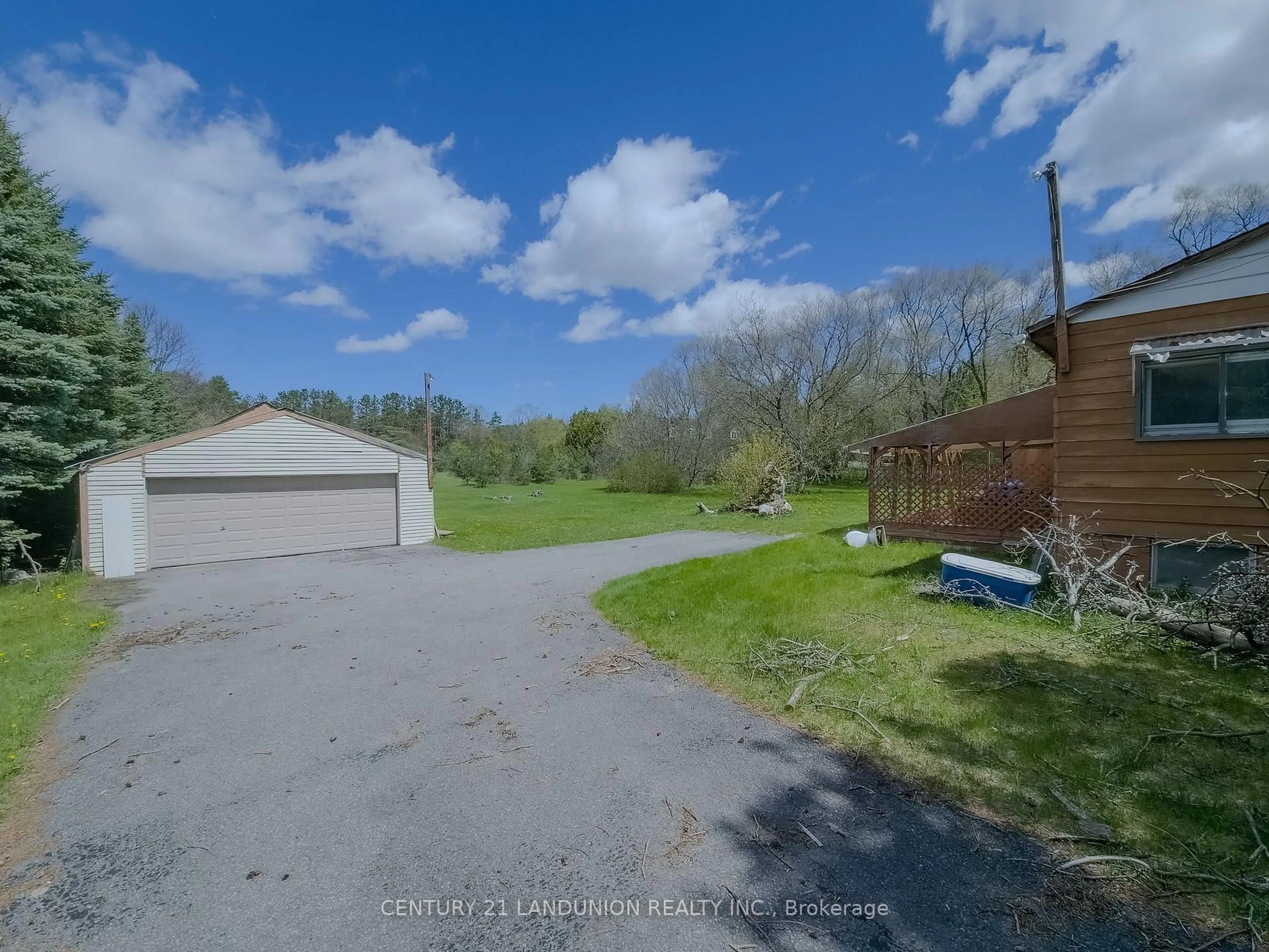 A pic from outside/outdoor area/front of a property/back of a property/a pic from drone, water/lake/river/ocean view for 4192 Vivian Rd, Whitchurch-Stouffville Ontario L0G 1E0