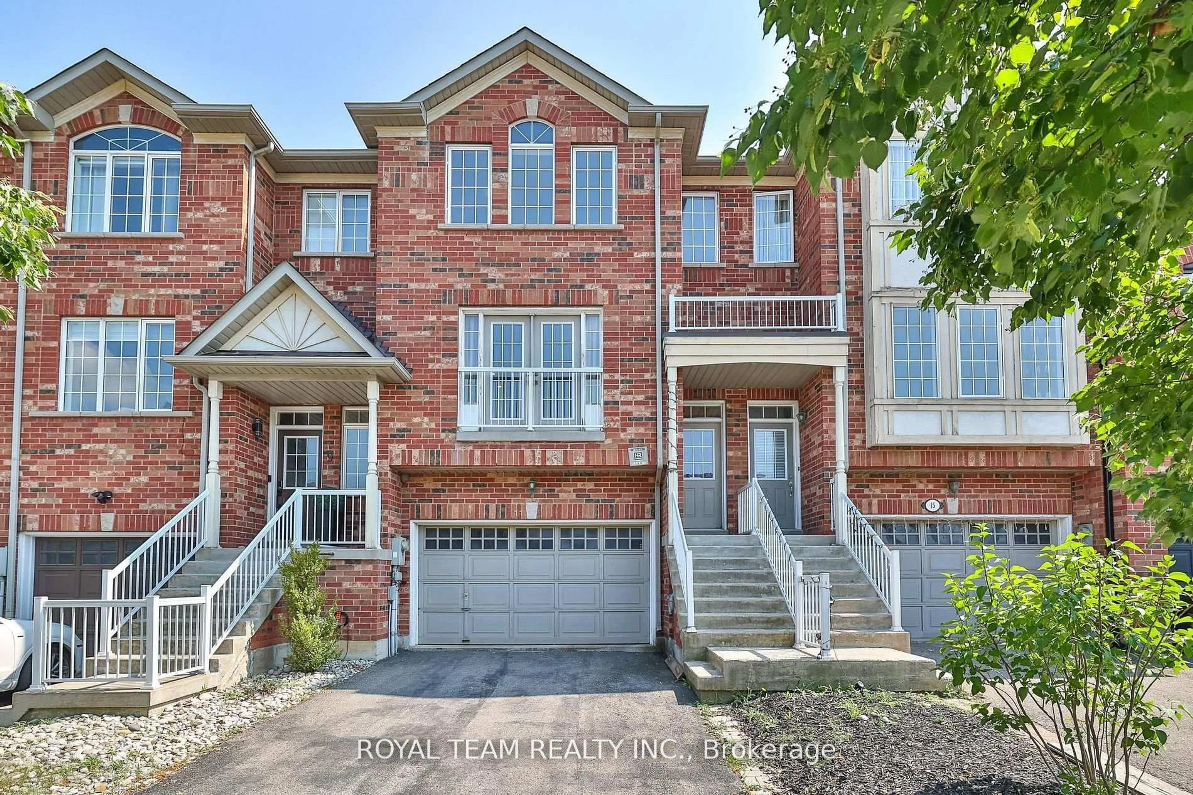 Home with brick exterior material, street for 11 Jarrett Crt, Vaughan Ontario L6A 3W4