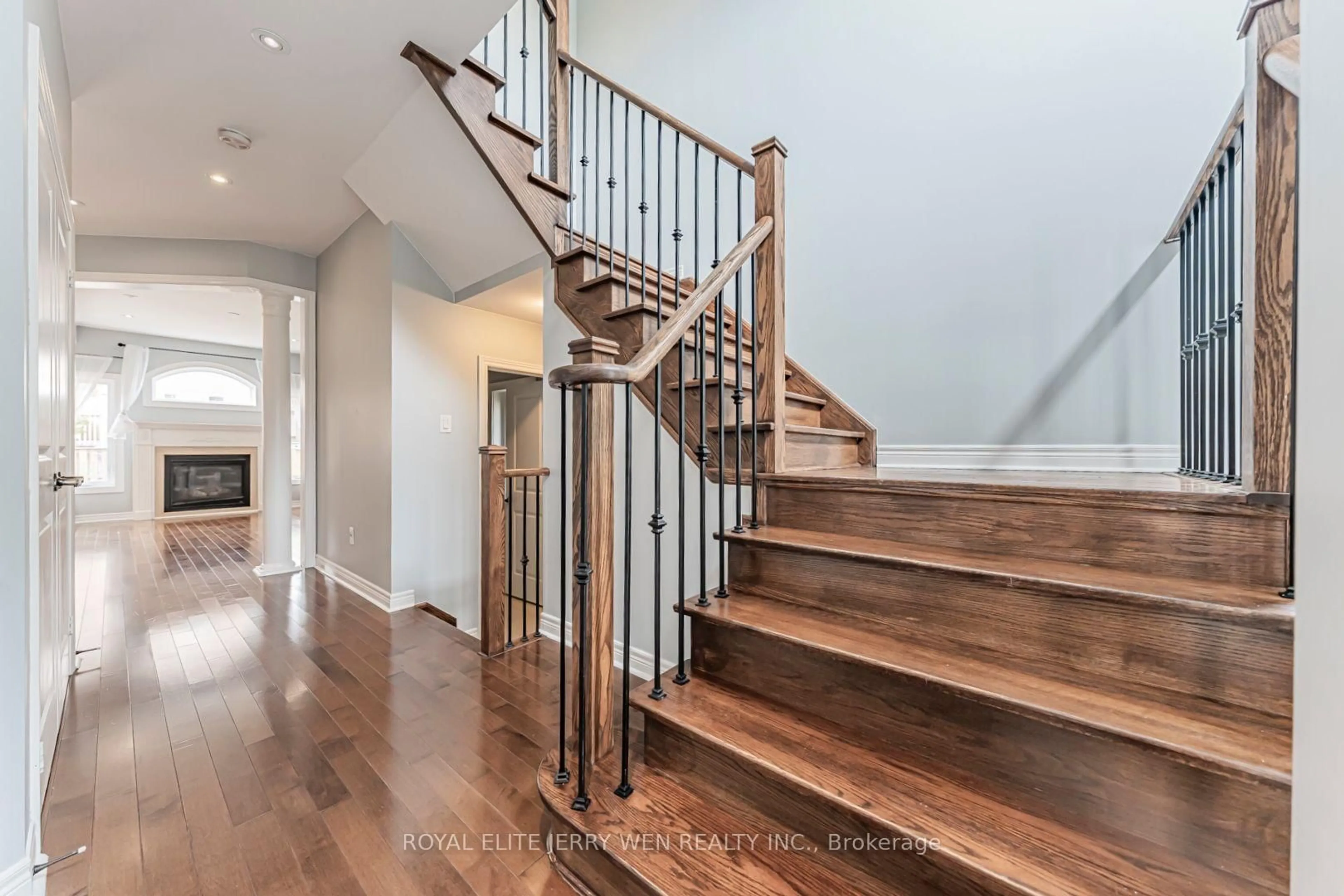 Stairs for 176 District Ave, Vaughan Ontario L6A 0Y3