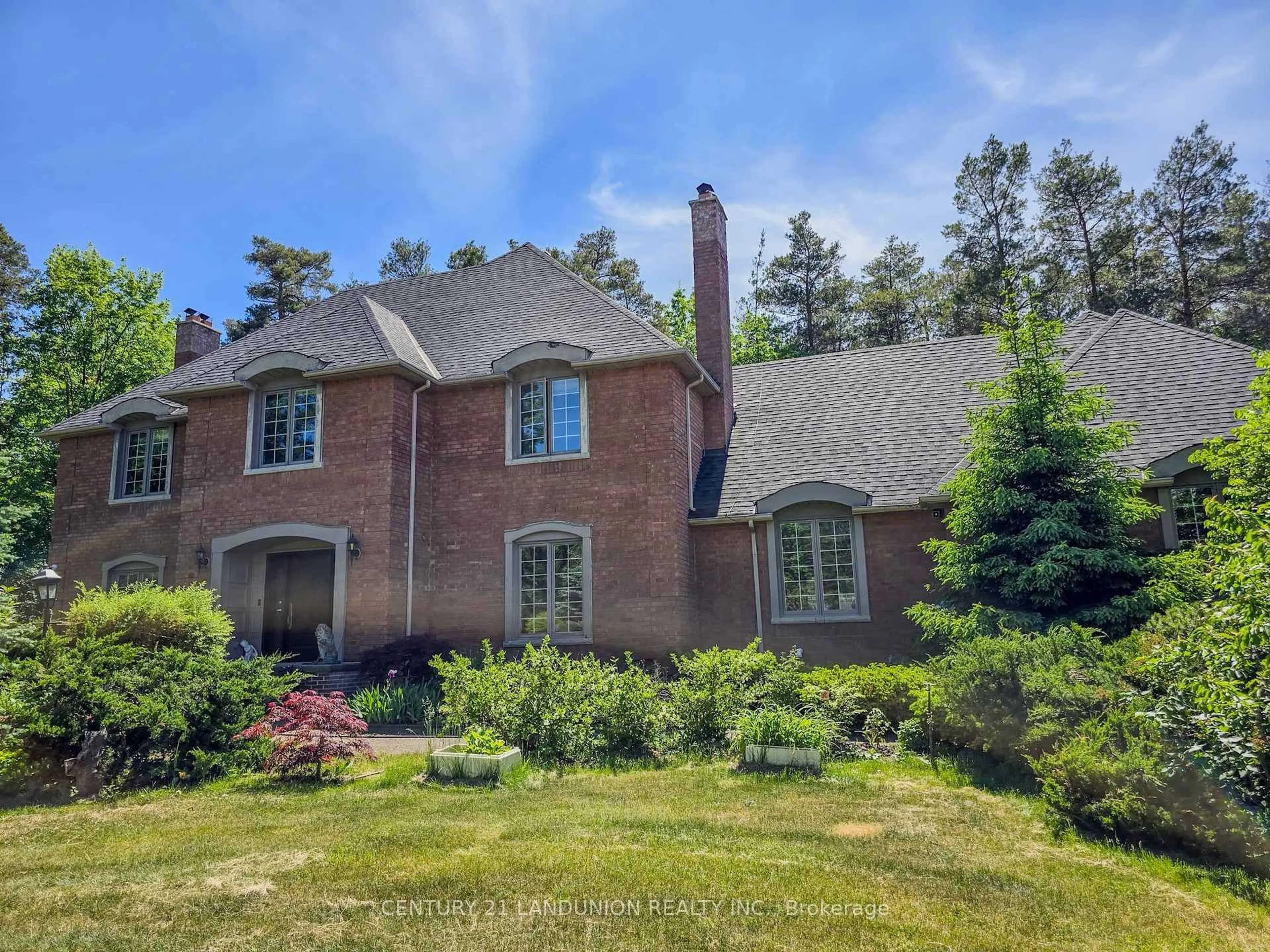 Home with brick exterior material, unknown for 2 Heron Tr, Whitchurch-Stouffville Ontario L3Y 4W1