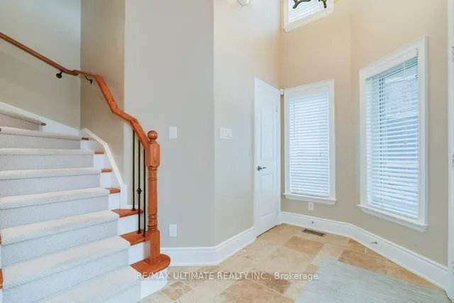 5737 Lakeshore Rd, Whitchurch-Stouffville 2