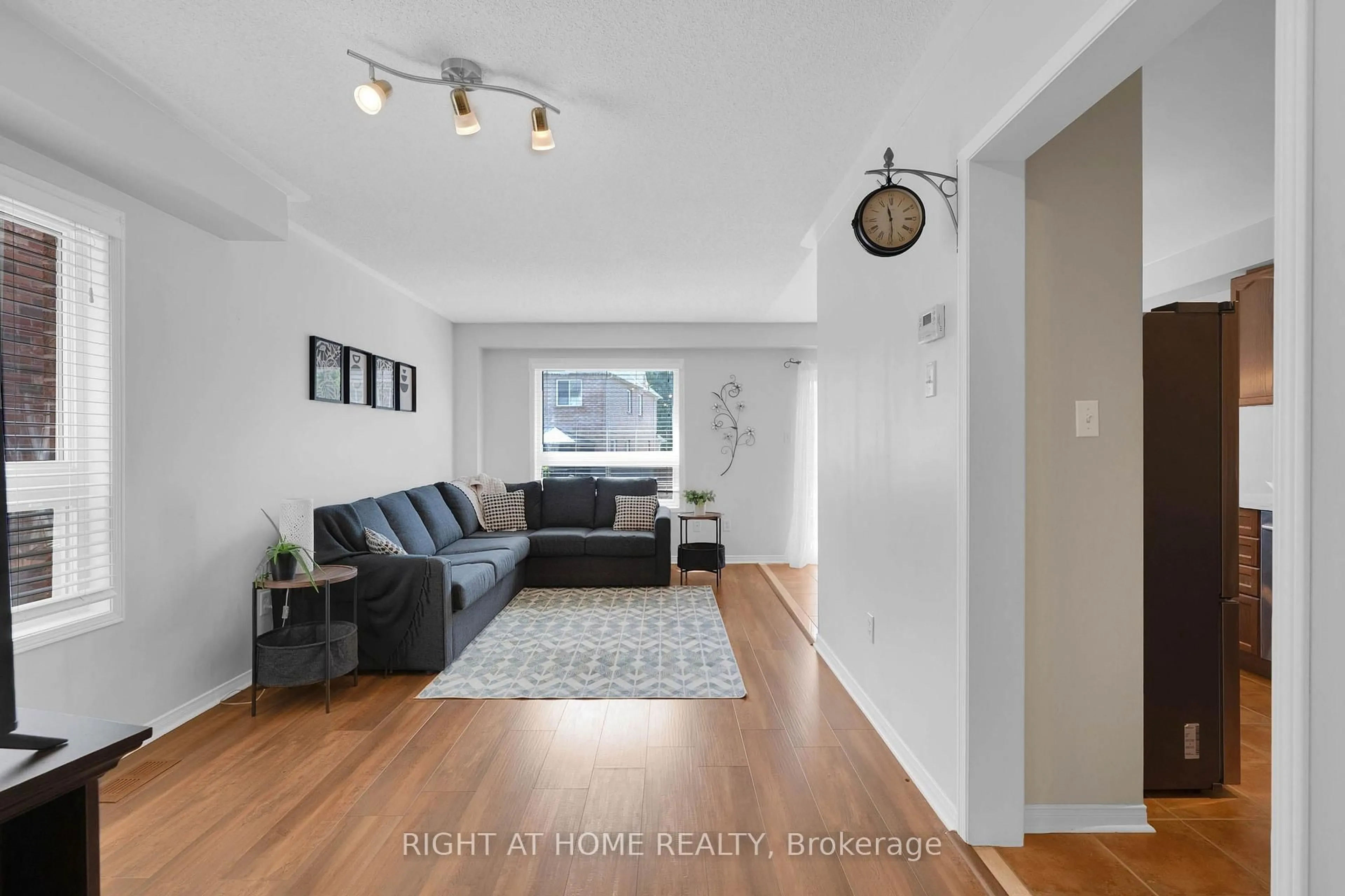 Living room with furniture, unknown for 204 Burgess Cres, Newmarket Ontario L3X 2T9