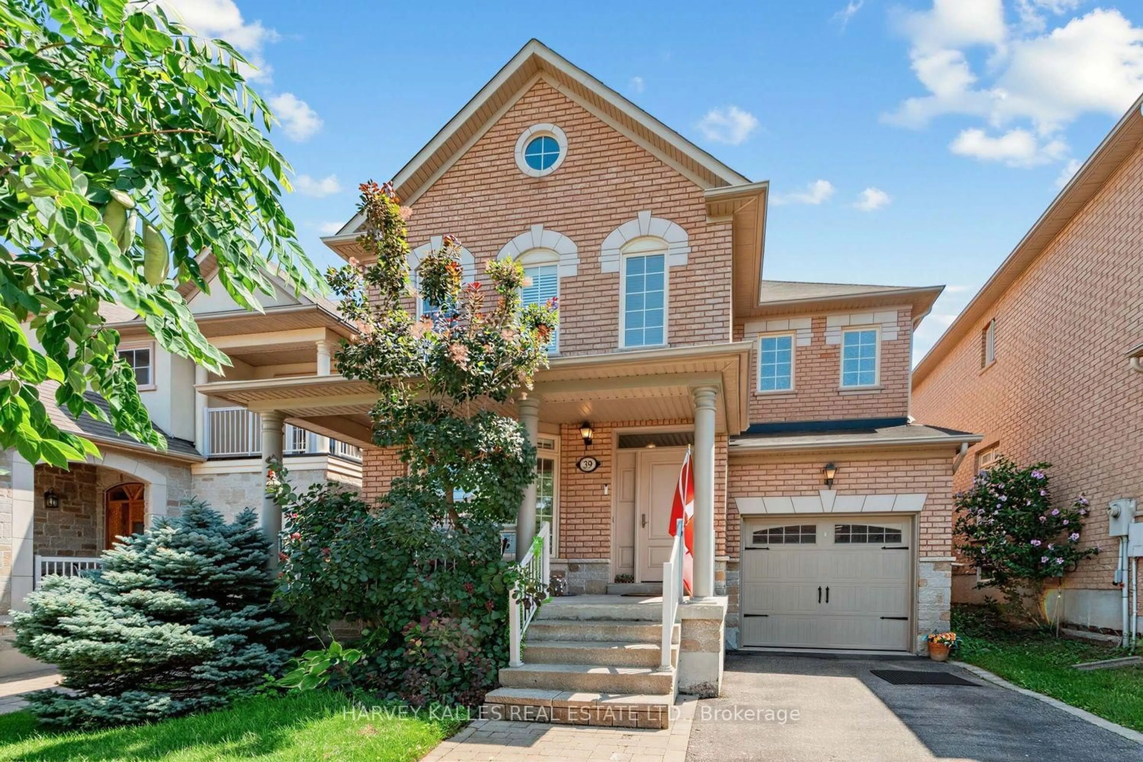 Home with brick exterior material, street for 39 Chardonnay Dr, Vaughan Ontario L4J 8R8