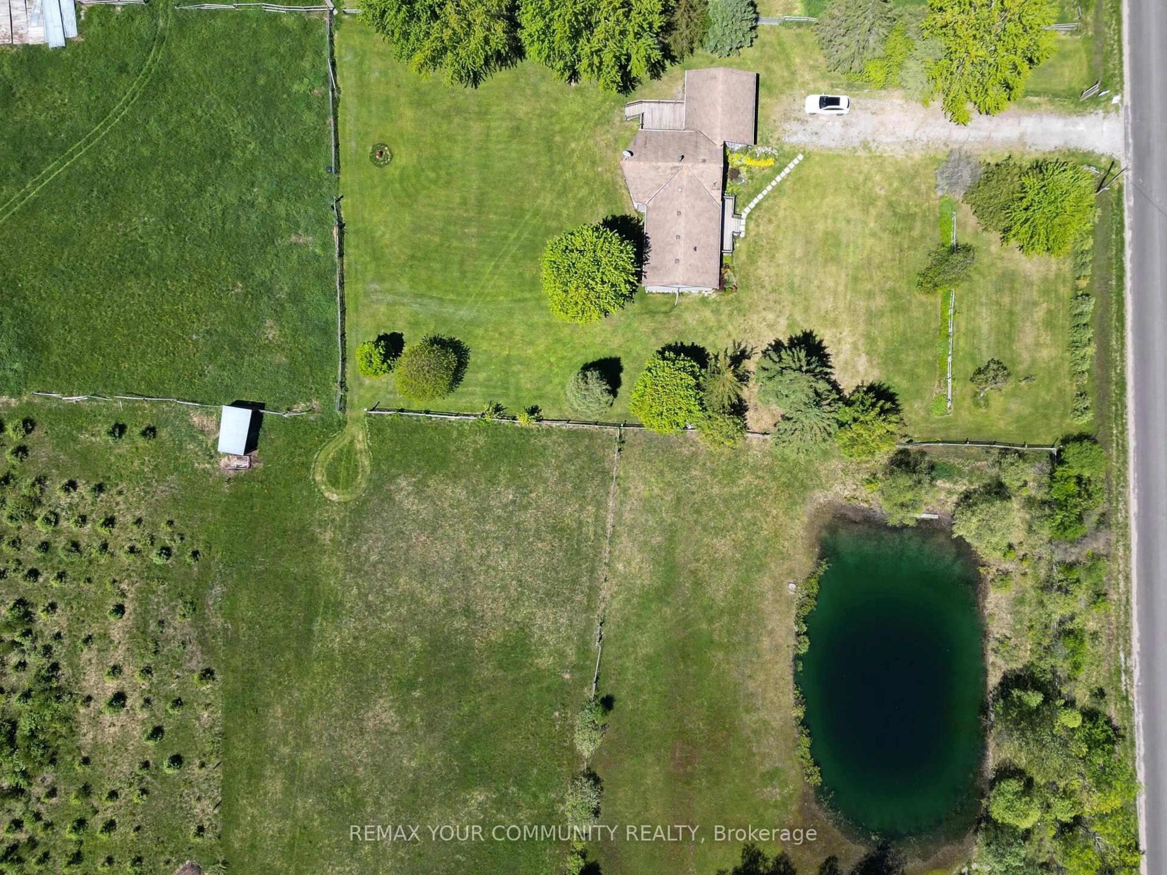 A pic from outside/outdoor area/front of a property/back of a property/a pic from drone, water/lake/river/ocean view for 24730 Valley View Dr, Georgina Ontario L0E 1R0