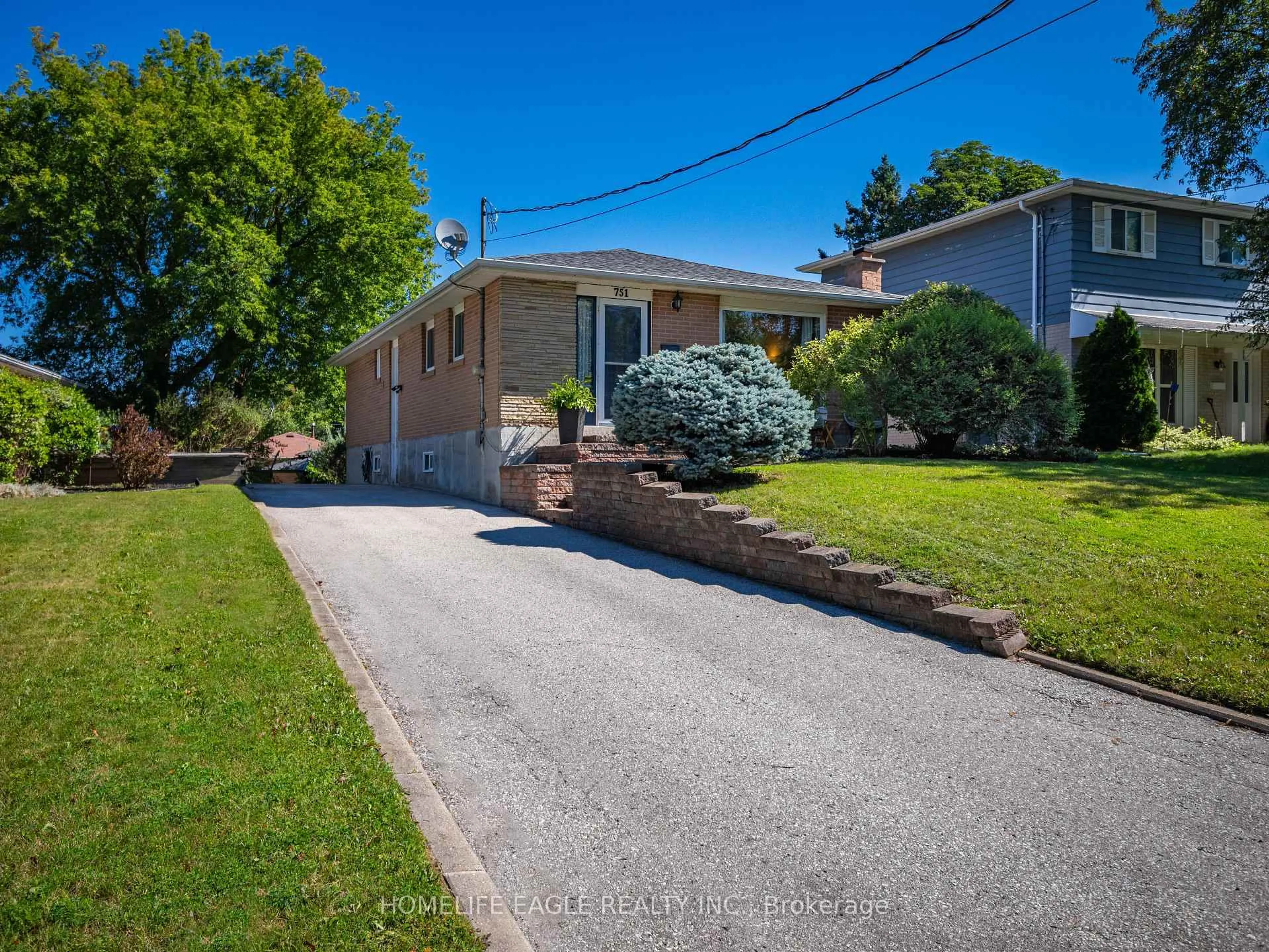 Unknown for 751 Greenfield Cres, Newmarket Ontario L3Y 3B2