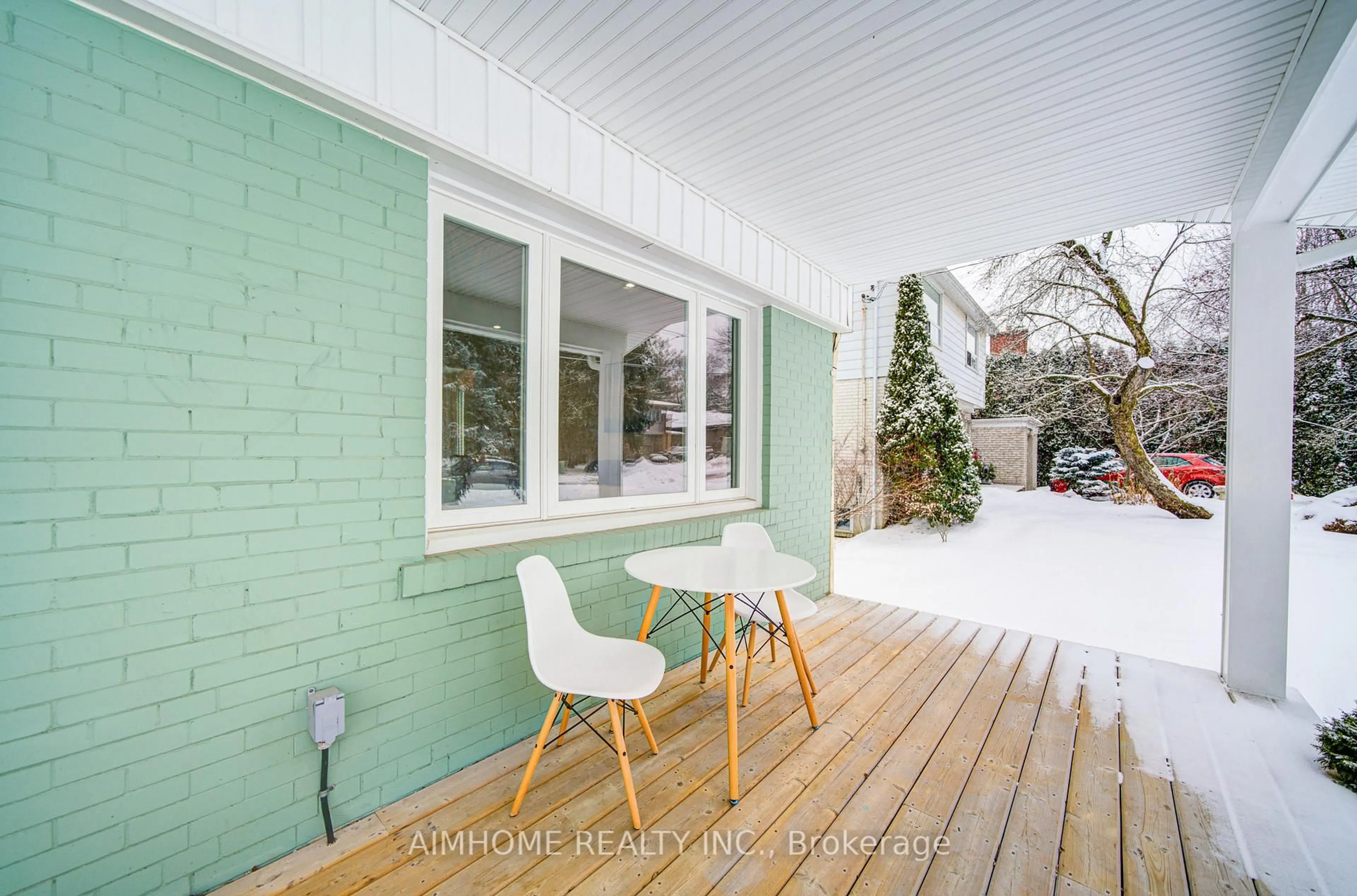 Patio, street for 222 Richmond St, Richmond Hill Ontario L4C 3Y8