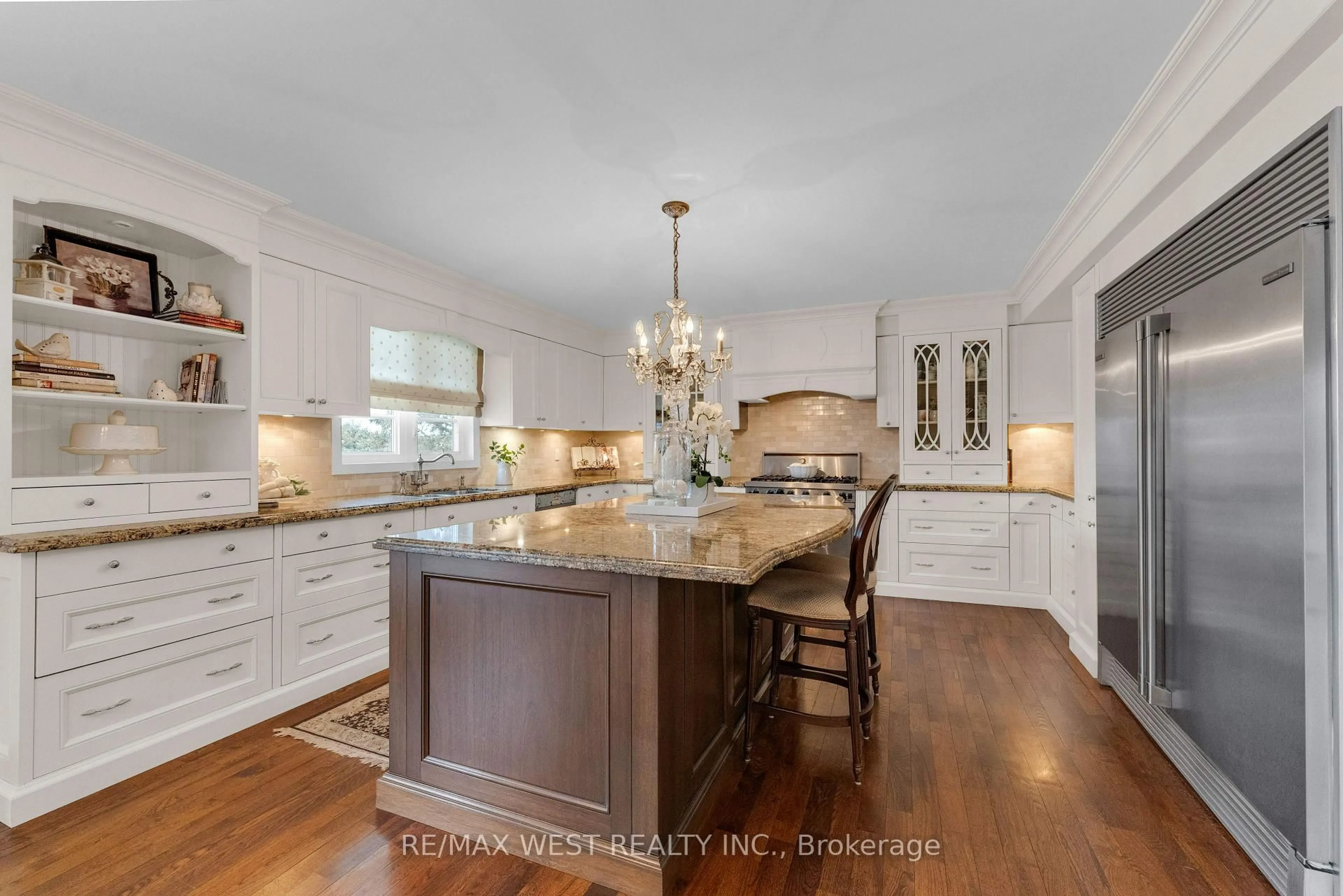 Open concept kitchen, unknown for 93 Fern Valley Cres, Richmond Hill Ontario L4E 2J6
