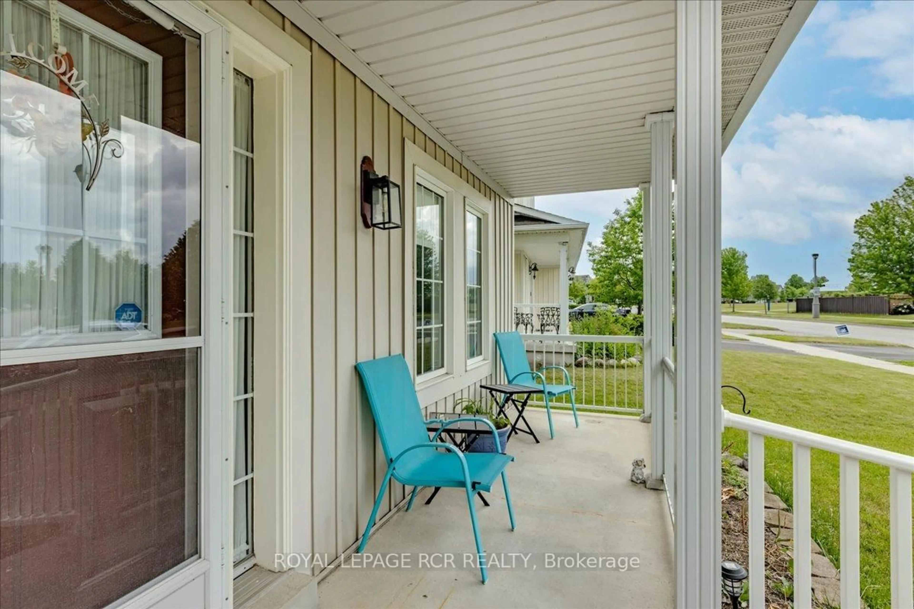 Patio, water/lake/river/ocean view for 332 King St, East Gwillimbury Ontario L0G 1M0