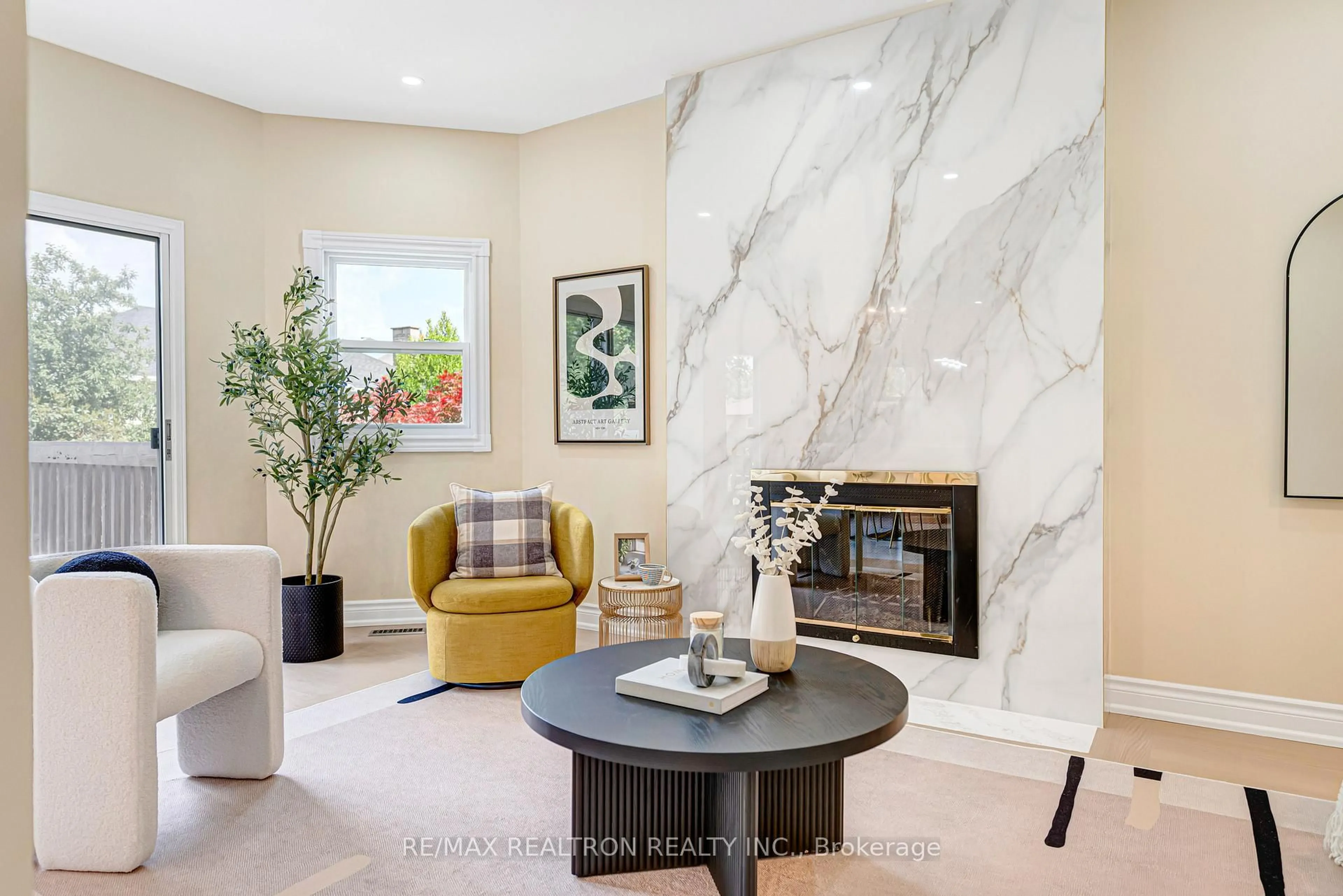 Living room with furniture, ceramic/tile floor for 27 Captain Francis Dr, Markham Ontario L3R 9C8