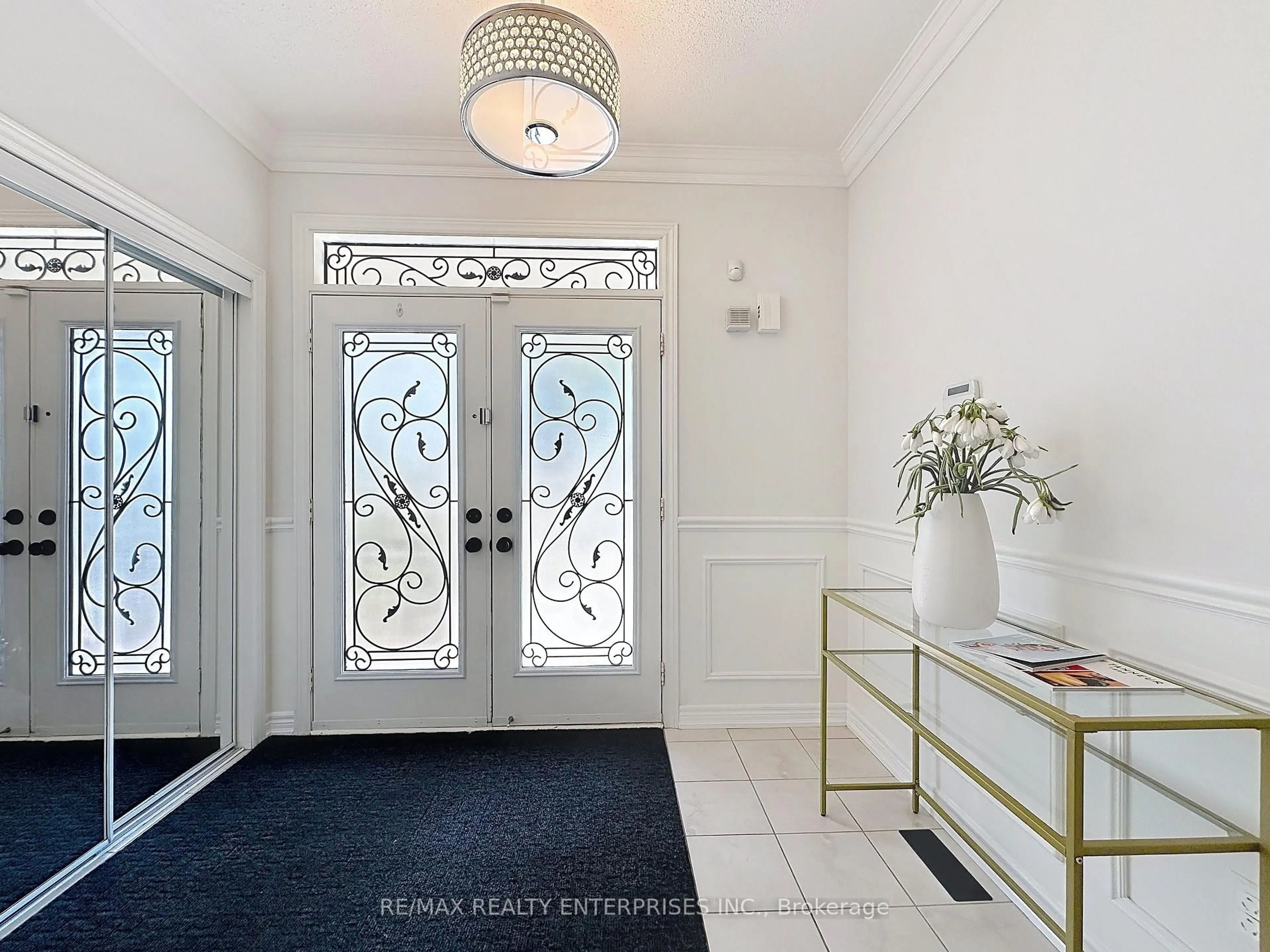 Indoor entryway for 373 GOLDEN ORCHARD Rd, Vaughan Ontario L6A 0N6