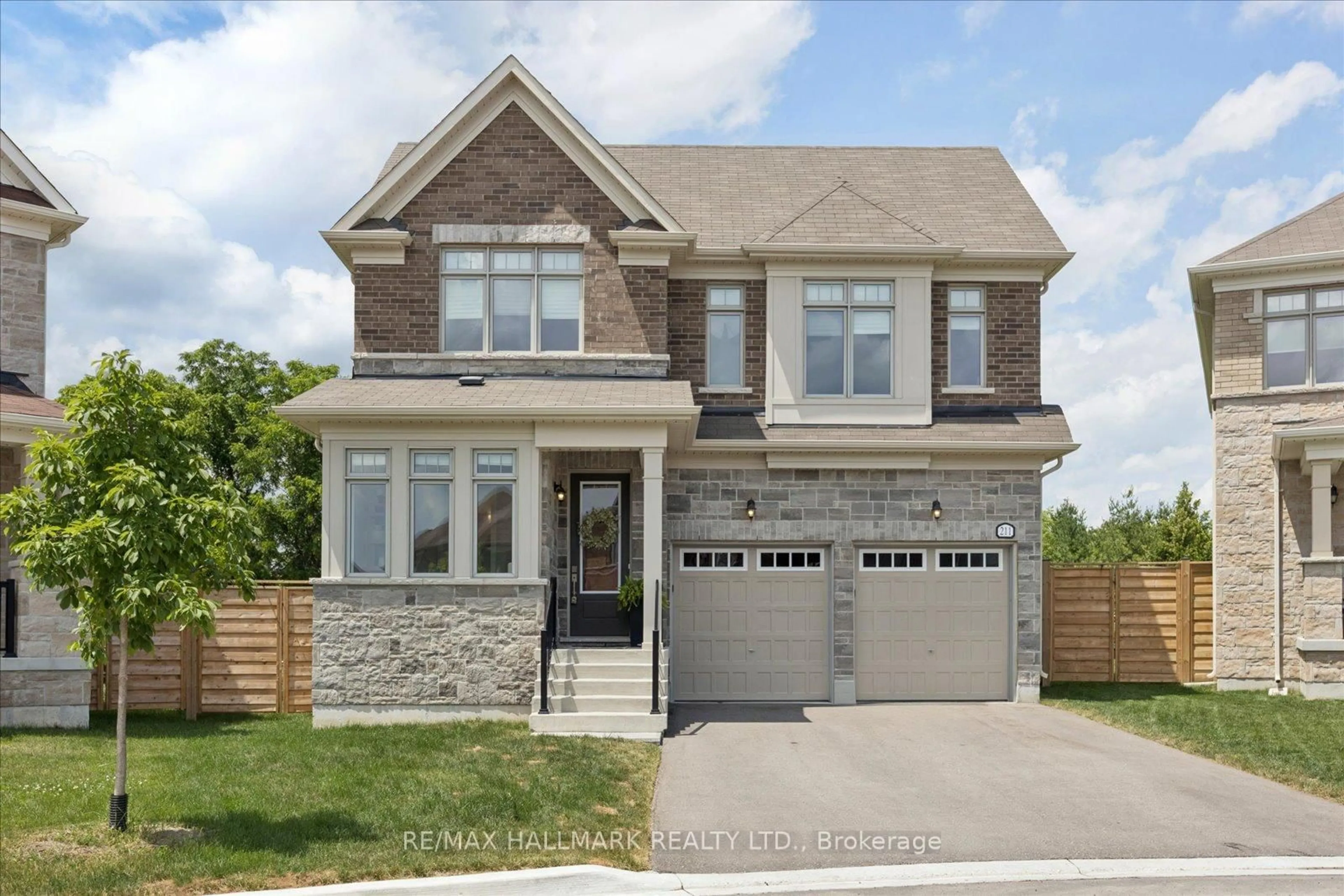 Home with brick exterior material, street for 211 Busato Dr, Whitchurch-Stouffville Ontario L4A 4X4