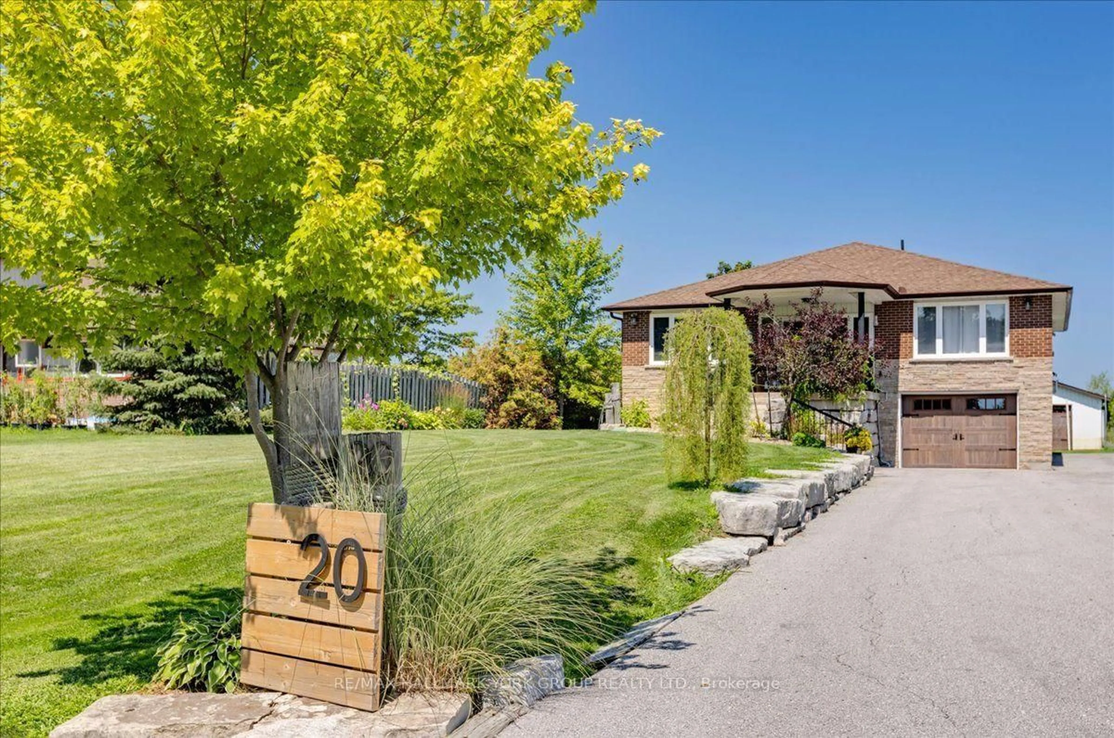 Unknown for 20 Burnie Rd, Georgina Ontario L0E 1N0